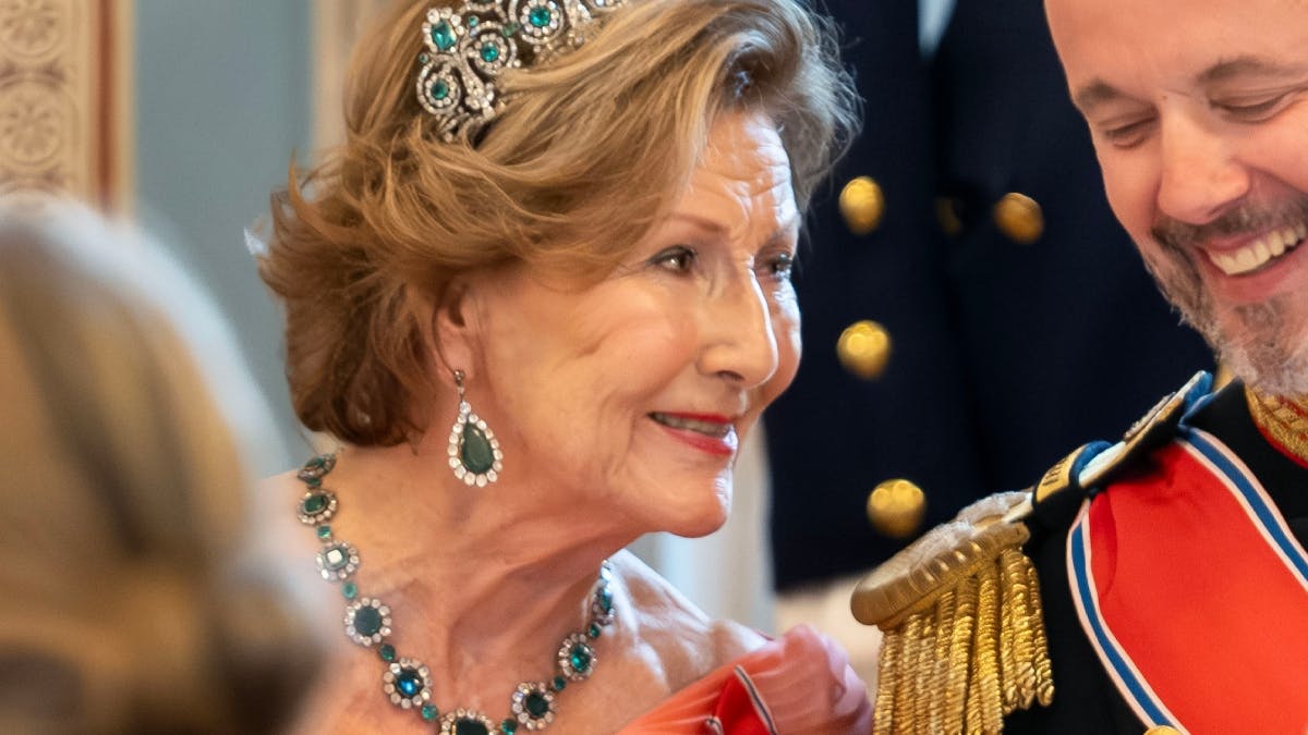 Dronning Sonja ved en tidligere gallamiddag på slottet i Oslo. Her ses hun under det danske statsbesøg med kong Frederik. 