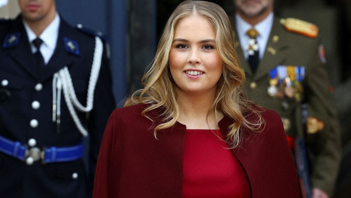 Prinsesse Amalia blev 22 år søndag den 7. december 2025. Hun er ældste datter af Hollands kong Willem-Alexander og dronning Maxima og dermed tronfølger. 