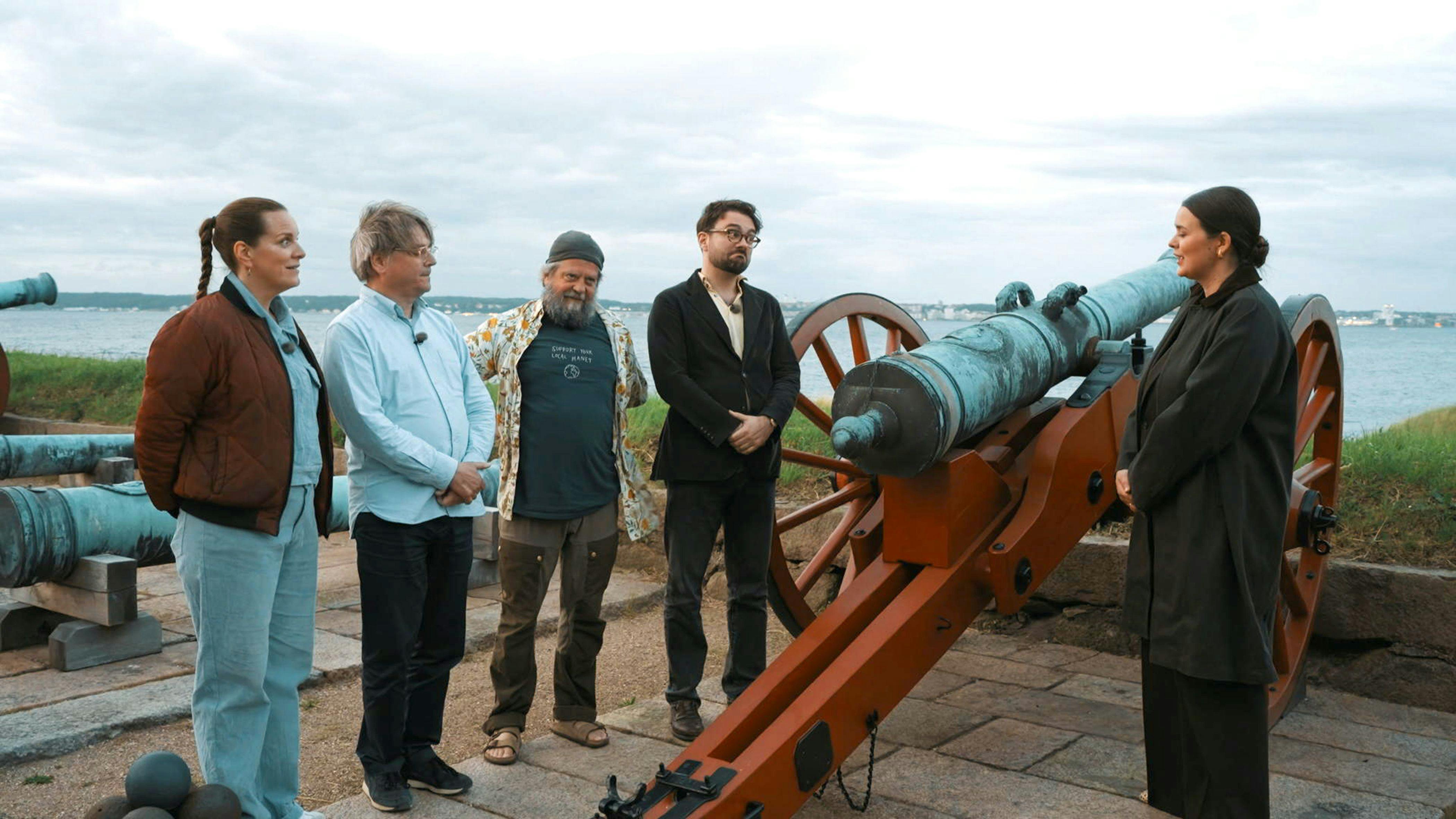 Peter og Anders Lund Madsen konkurrerer mod hinanden i sidste afsnit af "Jagten på Danmarkshistorien".