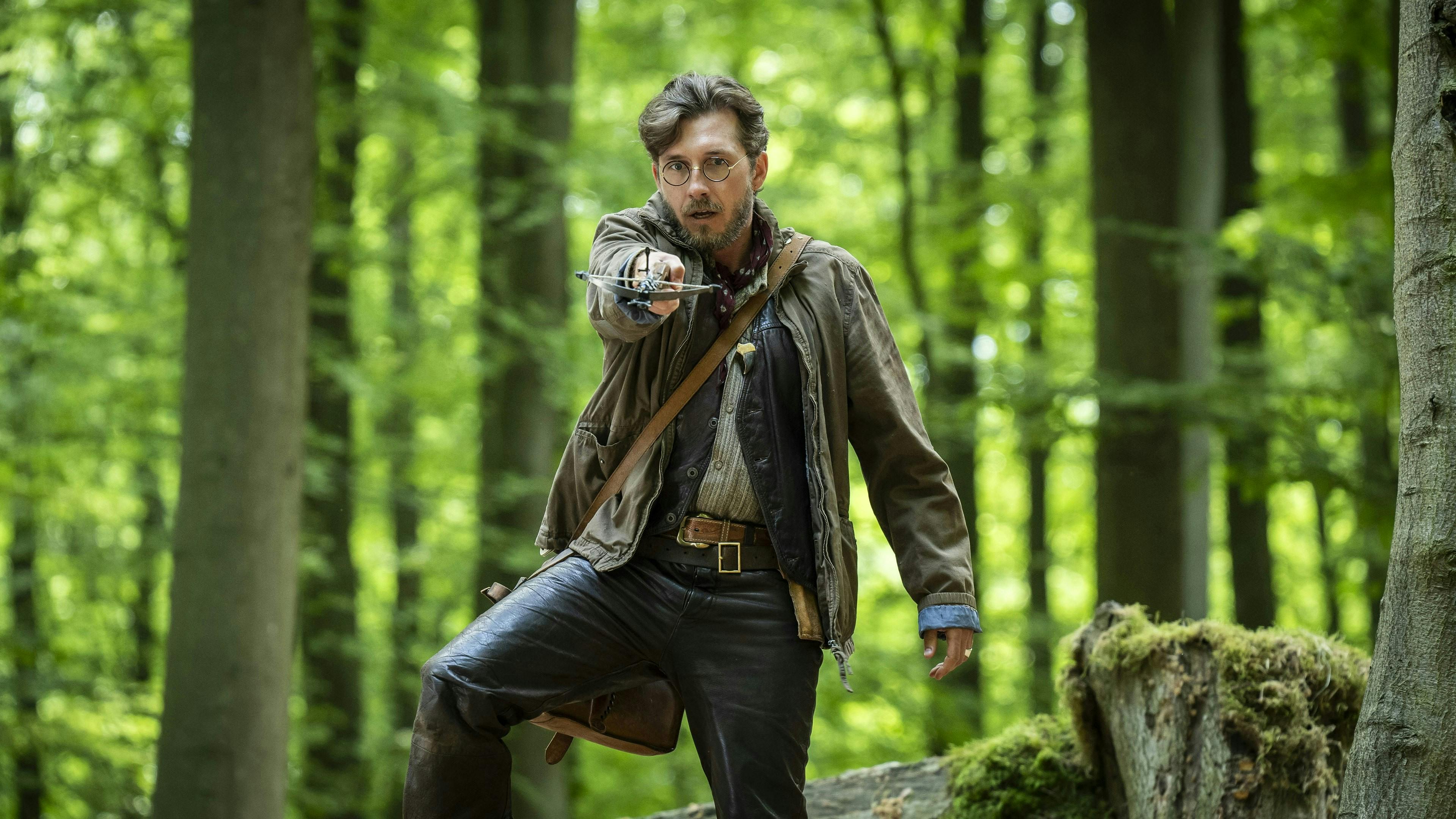 Sebastian Jessen kan opleves som skurk i rollen som Søgeren Holger i ”Valdes Jul – Vintermiraklet” på TV 2. 