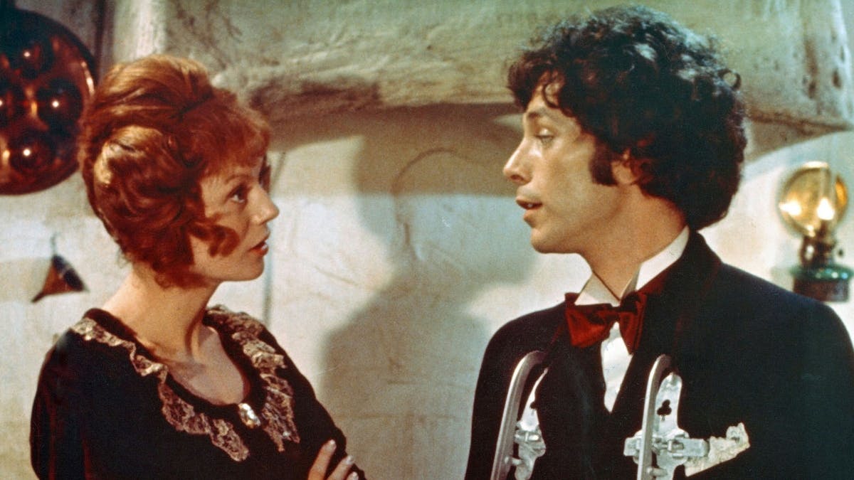 Lars Høy spillede over for sine to koner i "Nøddebo Præstegård"