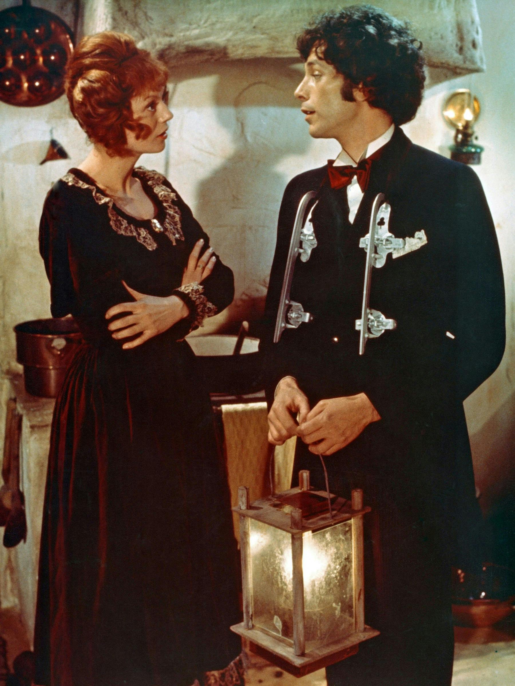 Lisbet Dahl og Lars Høy i rollerne som Andrea Margrethe og Nikolaj i "Nøddebo Præstegård"