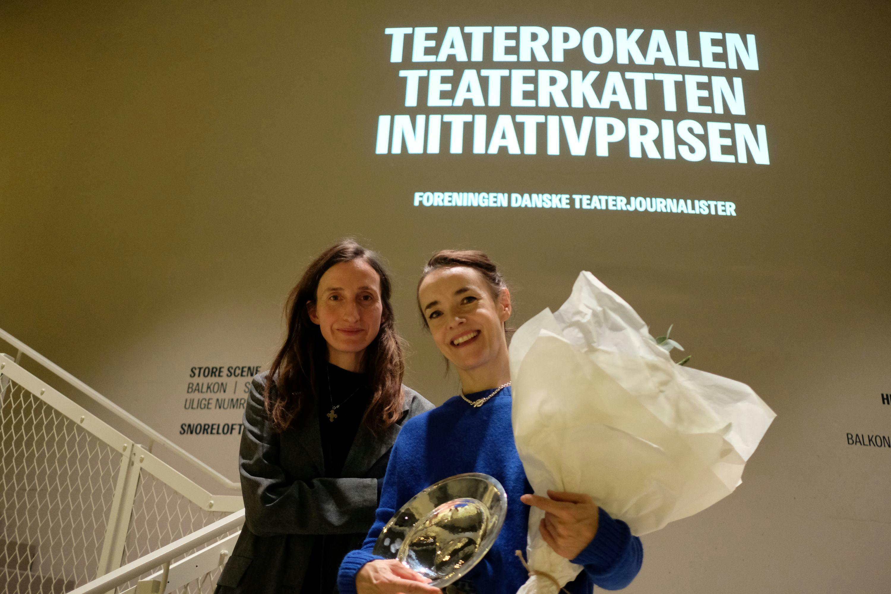 Vinder af Teaterpokalen, Maria Rossing, sammen med Amalie Langballe. 