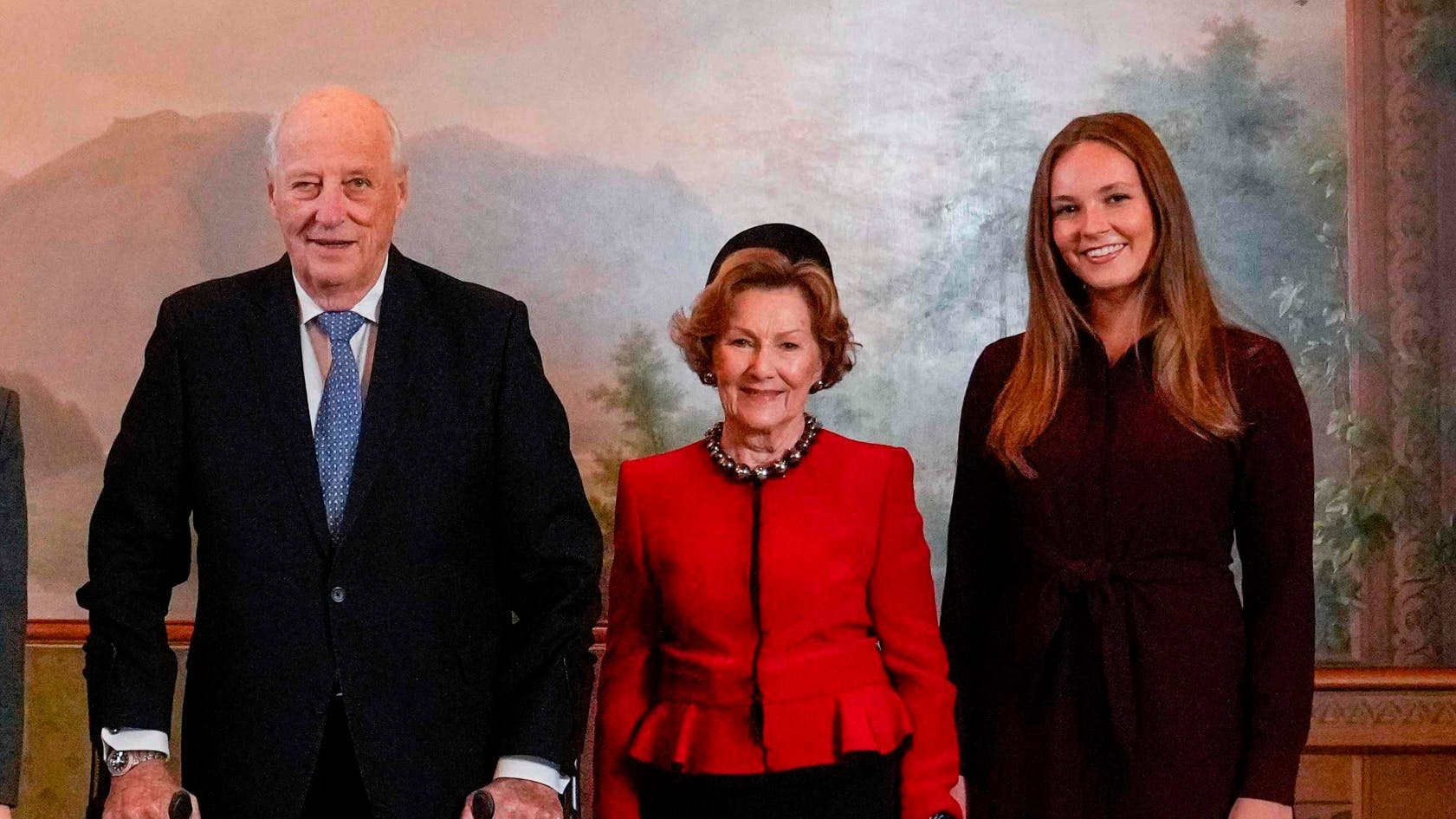 Kong Harald, dronning Sonja og prinsesse Ingrid Alexandra. 