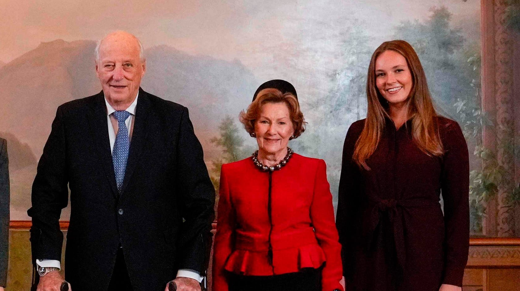 Kong Harald, dronning Sonja og prinsesse Ingrid Alexandra.
