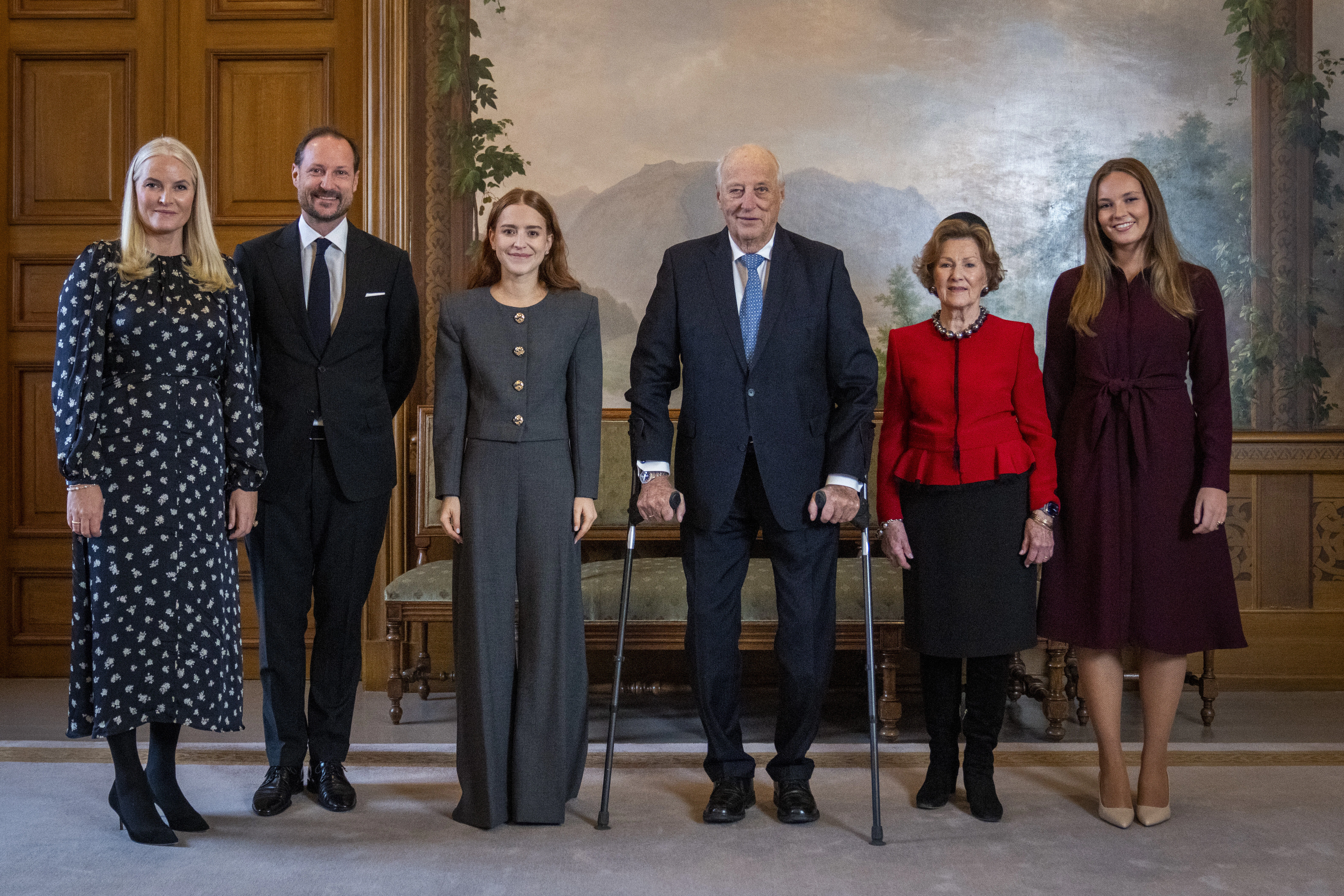 billede-fra-slottet-viser-det-hun-bes-gte-den-norske-kongefamilie