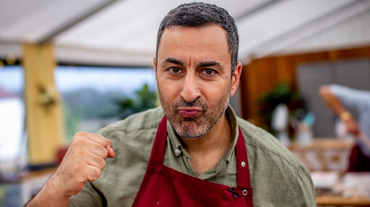 Erkan Özden er med i "Den store bagedyst med stjernedrys".