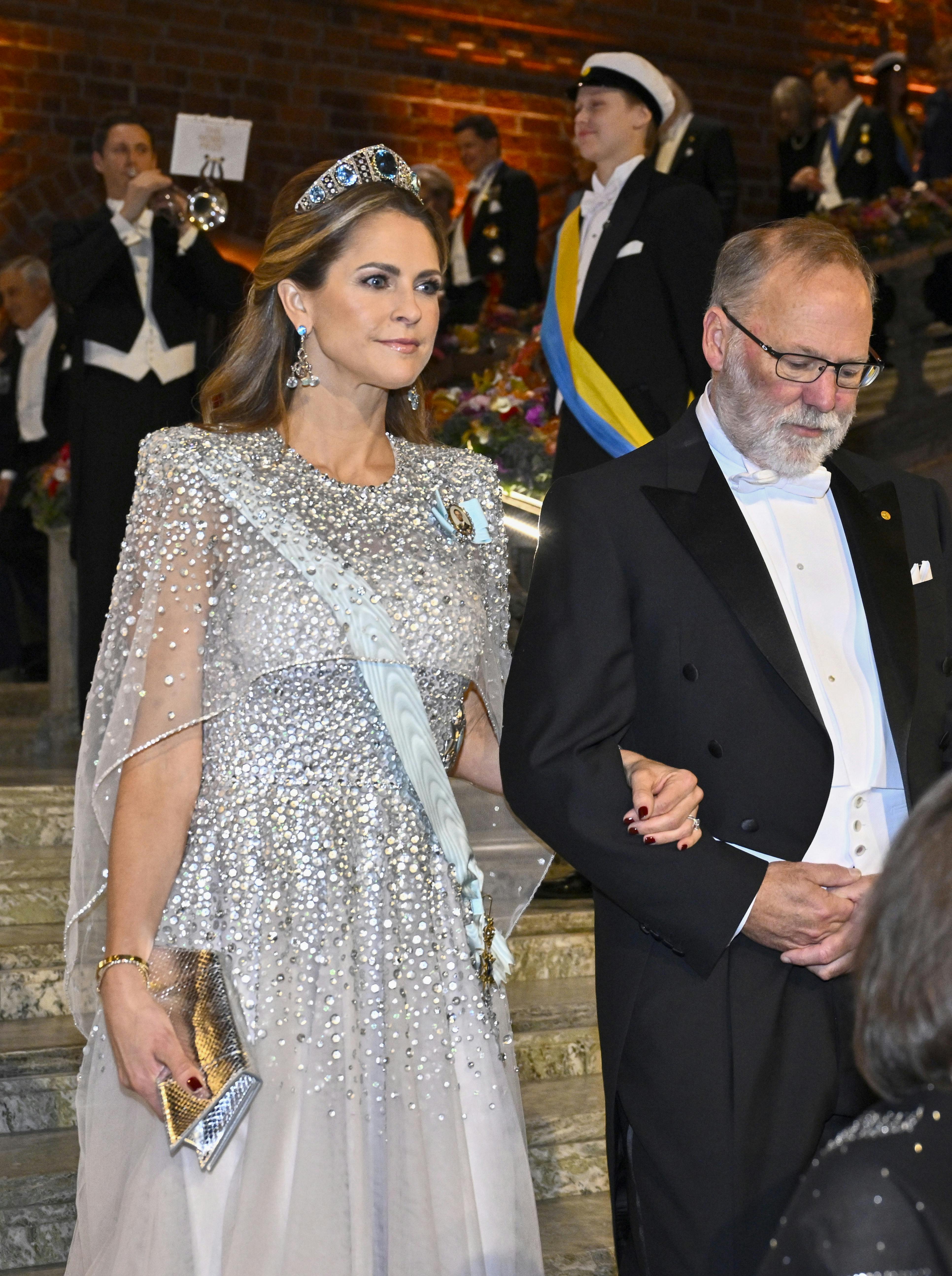 Prinsessen Madeleine fulgtes med Nobelprismodtageren i fysiologi eller medicin Fred Ramsdell.