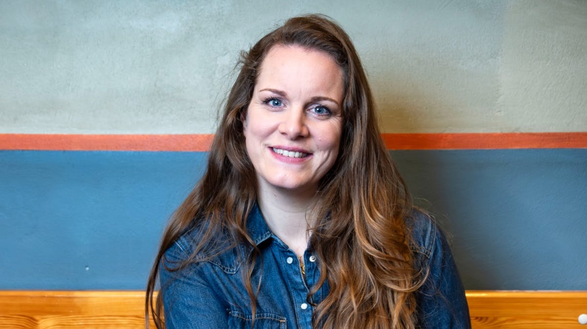 Lise Baastrup er vært på "DRs Store Juleshow". 