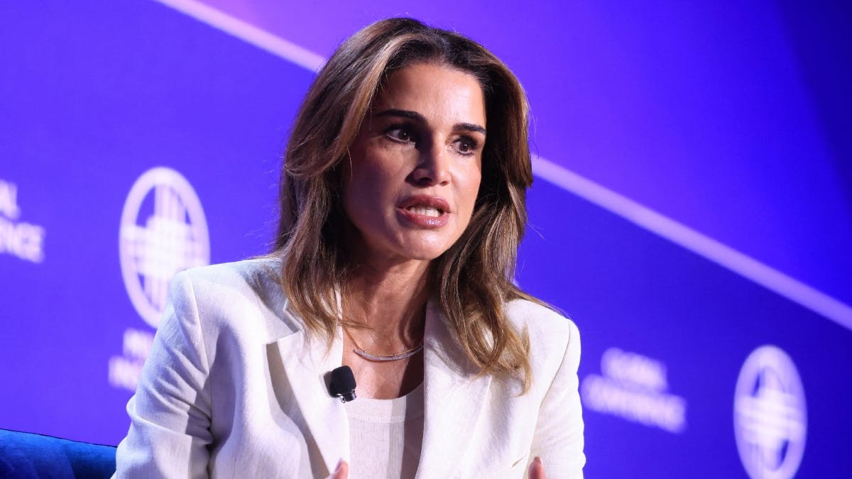 Dronning Rania deler et nyt billede af hele sin familie.