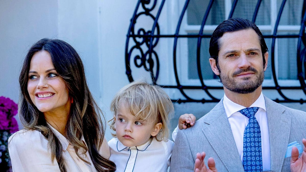 Prins Carl Philip og prinsesse Sofia nyder den søde juletid.