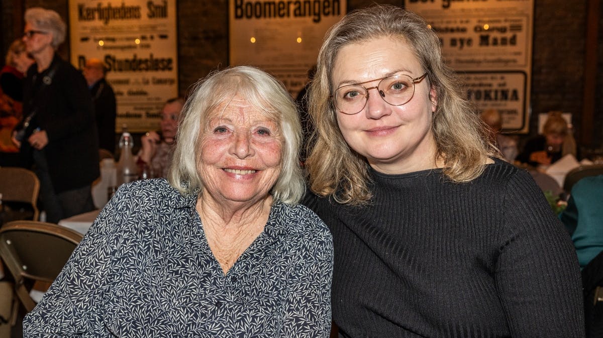 Laura Bro med sin mor, Helle Hertz.