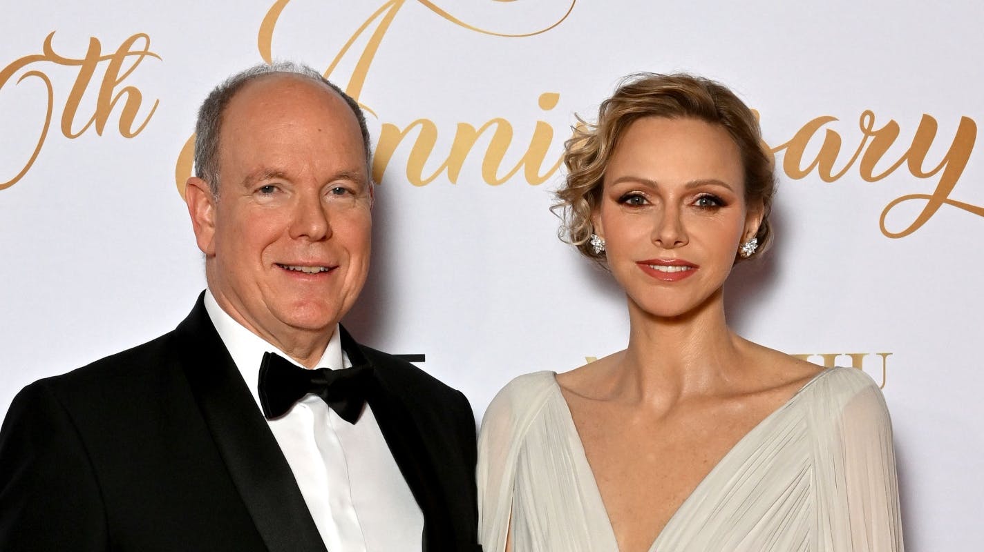 Fyrst Albert og fyrstinde Charlene til det årlige julebal.