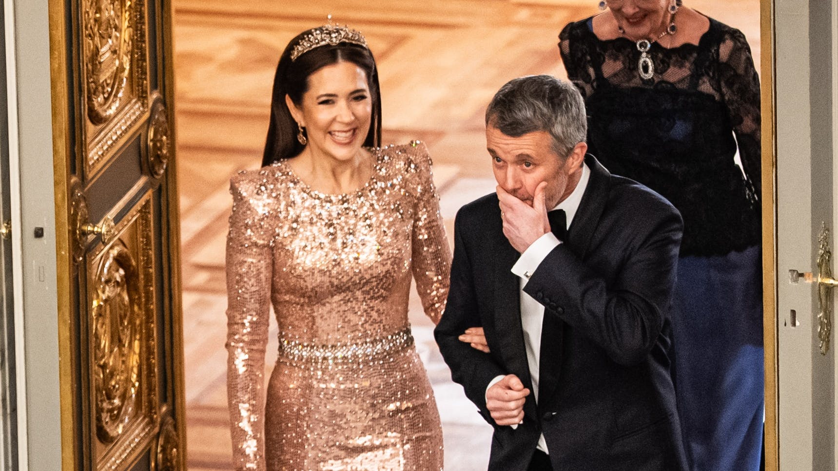 Dronning Mary og kong Frederik til kunstnerbal på Christiansborg Slot i februar 2025.