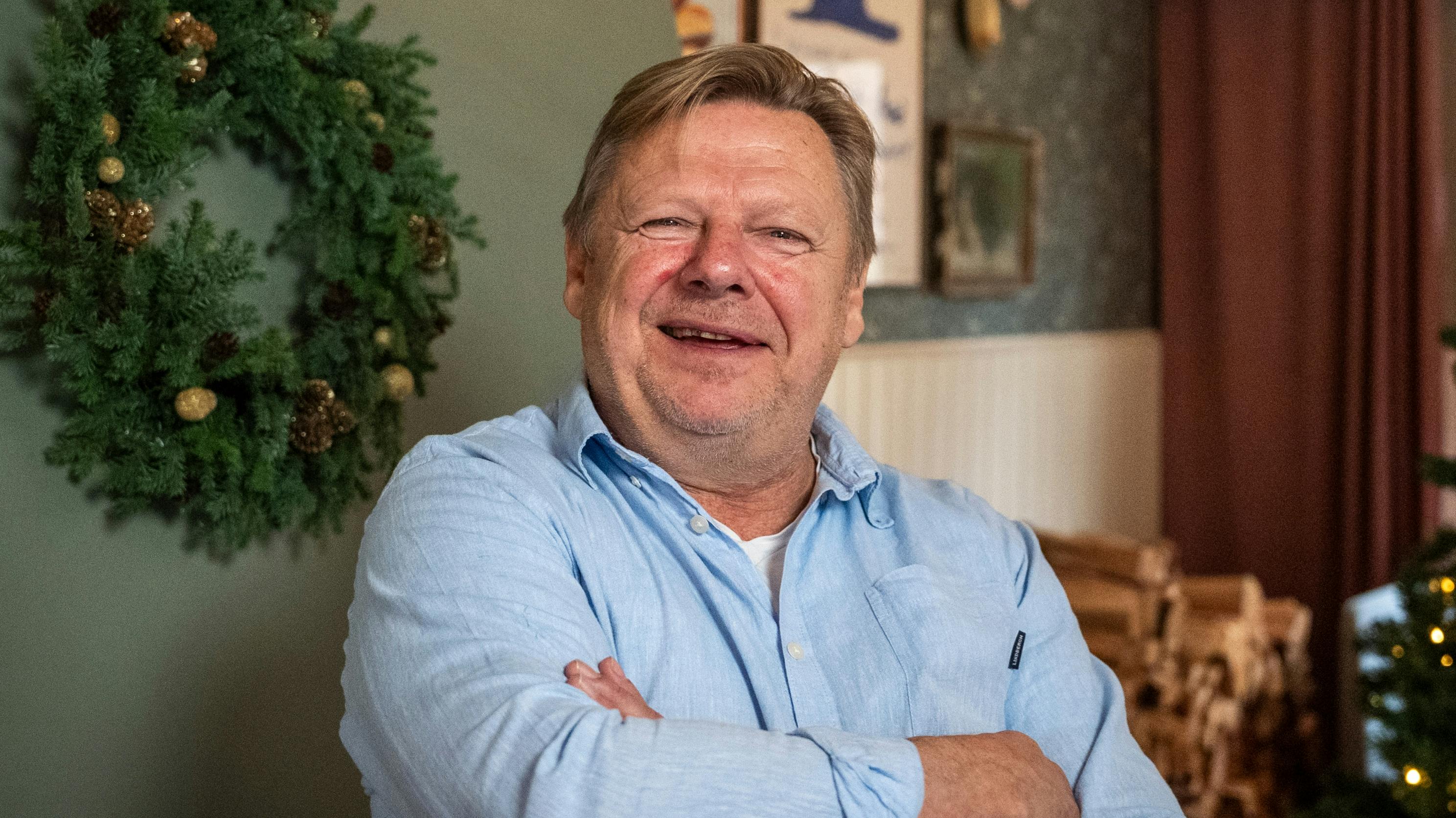 Ulver Skuli Abildgaard spiller Valdes morfar, Jens, i ”Valdes Jul - Vintermiraklet”.