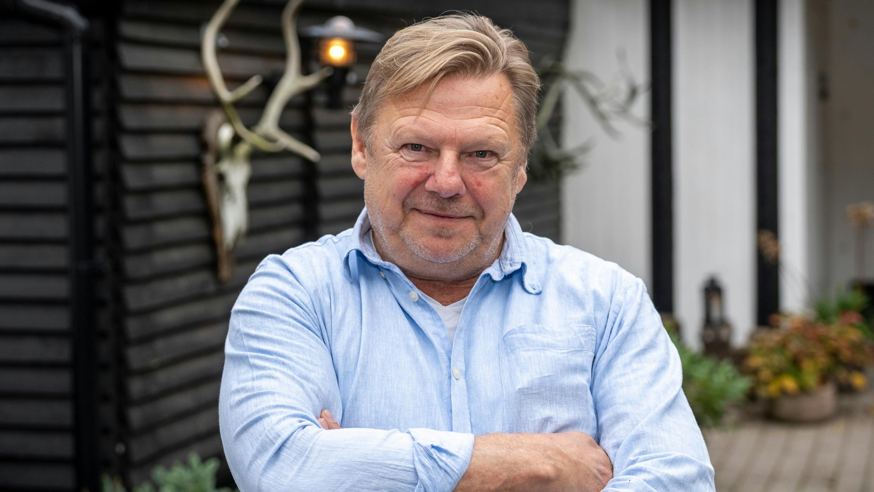 Ulver Skuli Abildgaard spiller Valdes morfar Jens i ”Valdes Jul - Vintermiraklet”.  