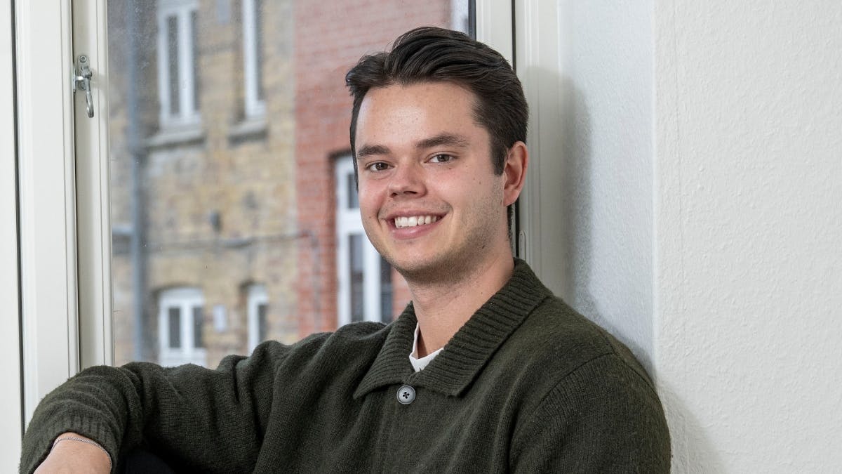 Christian Elhauge afslører, hvad han gav sin kæreste i julegave. 