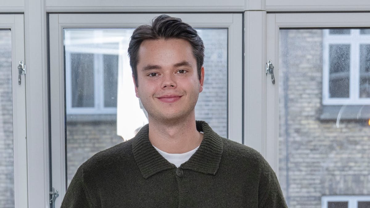 Christian Elhauge forklarer nu, hvorfor vi ikke kommer til at møde kæresten i "Årgang 0 - forever".