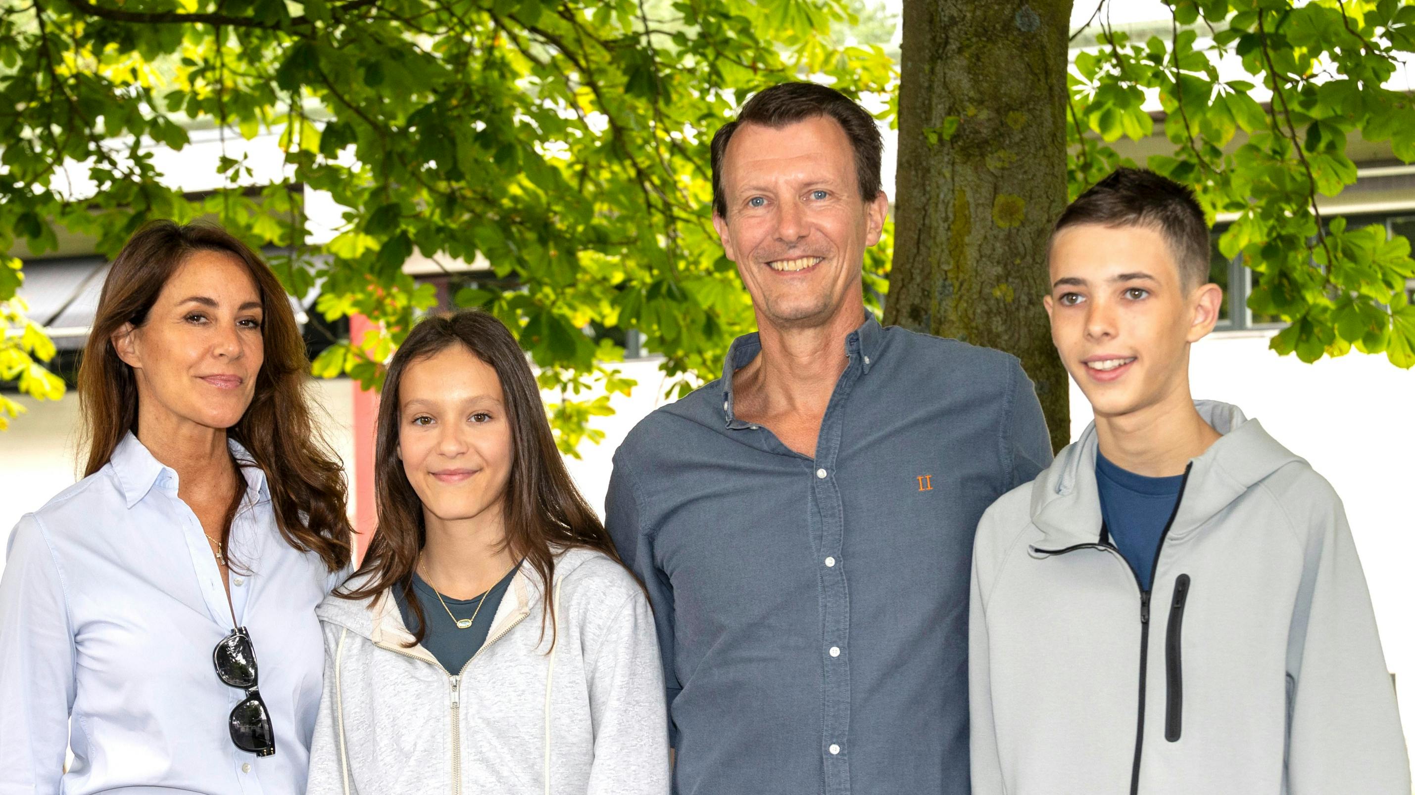 Prinsesse Marie, komtesse Athena, prins Joachim og grev Henrik. 