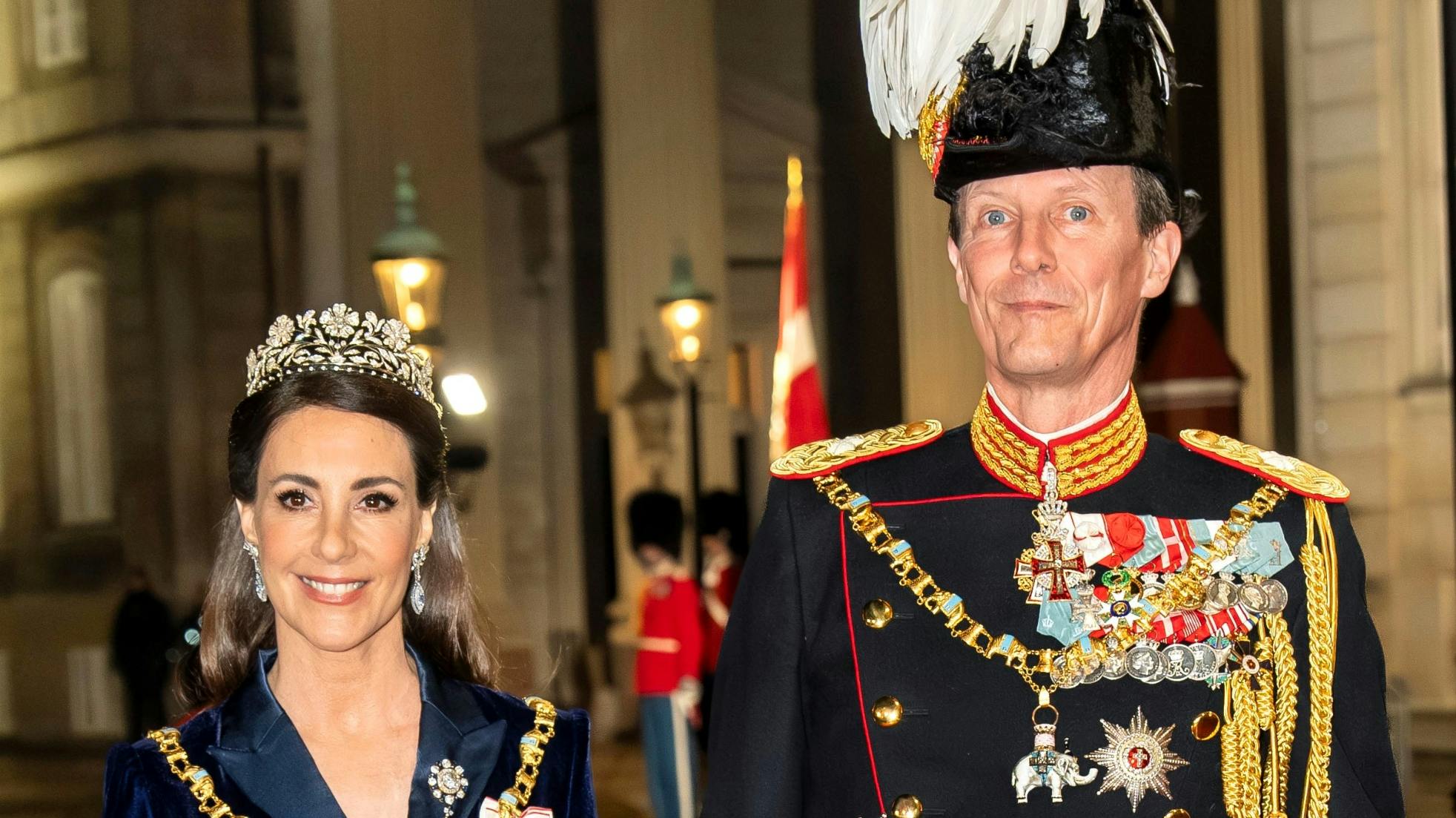 Prinsesse Marie og prins Joachim har sendt en julehilsen. Her ses de til nytårstaffel i januar.