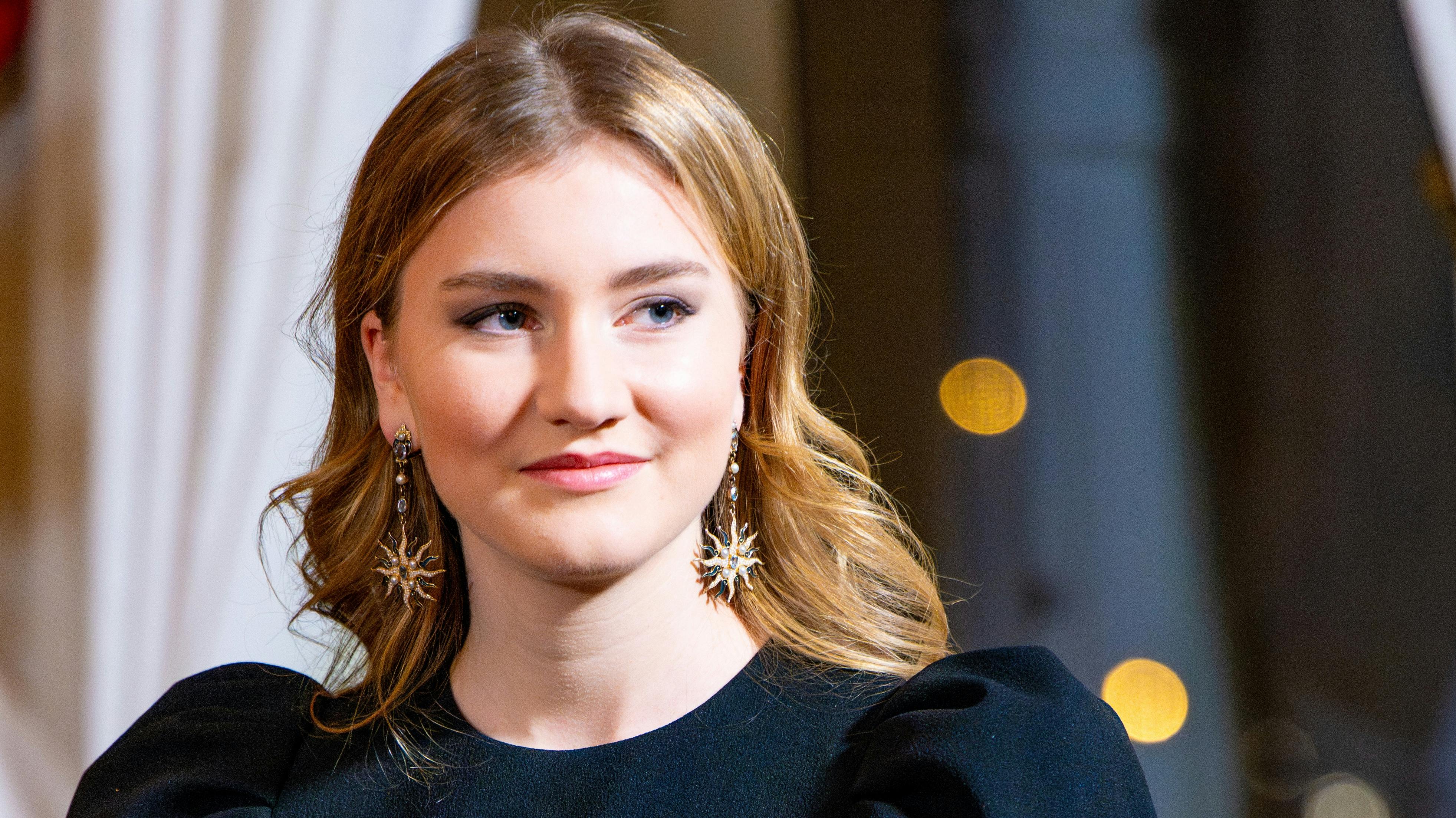 Prinsesse Elisabeth til julekoncert på slottet i Bruxelles.