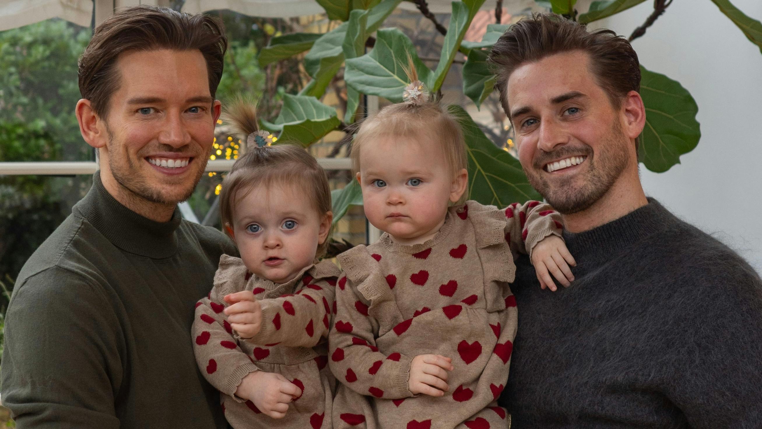 Morten Kjeldgaard og Frederik Haun med Emma og Nora.