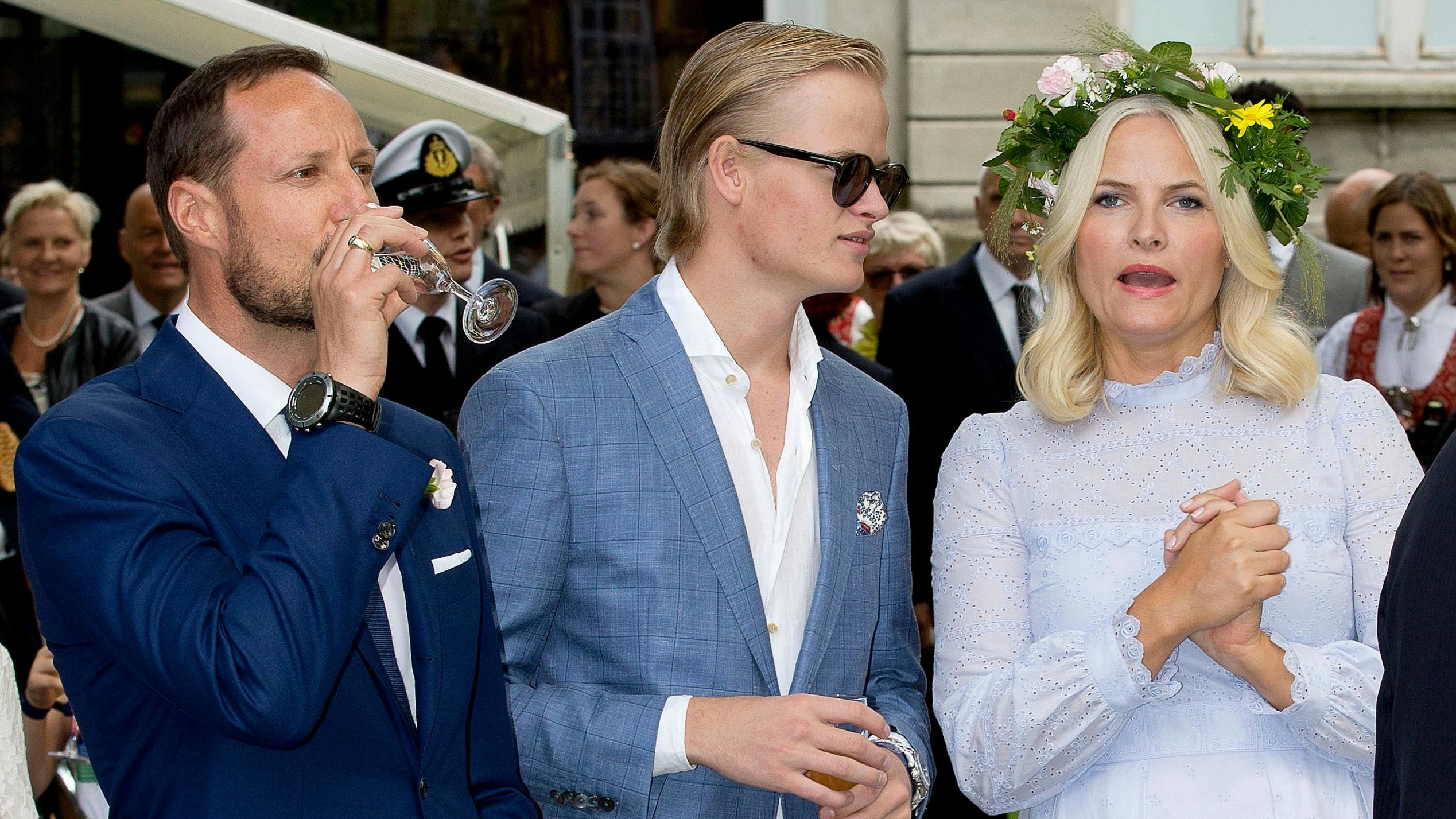 Kronprins Haakon, Marius Borg Høiby og kronprinsesse Mette-Marit.