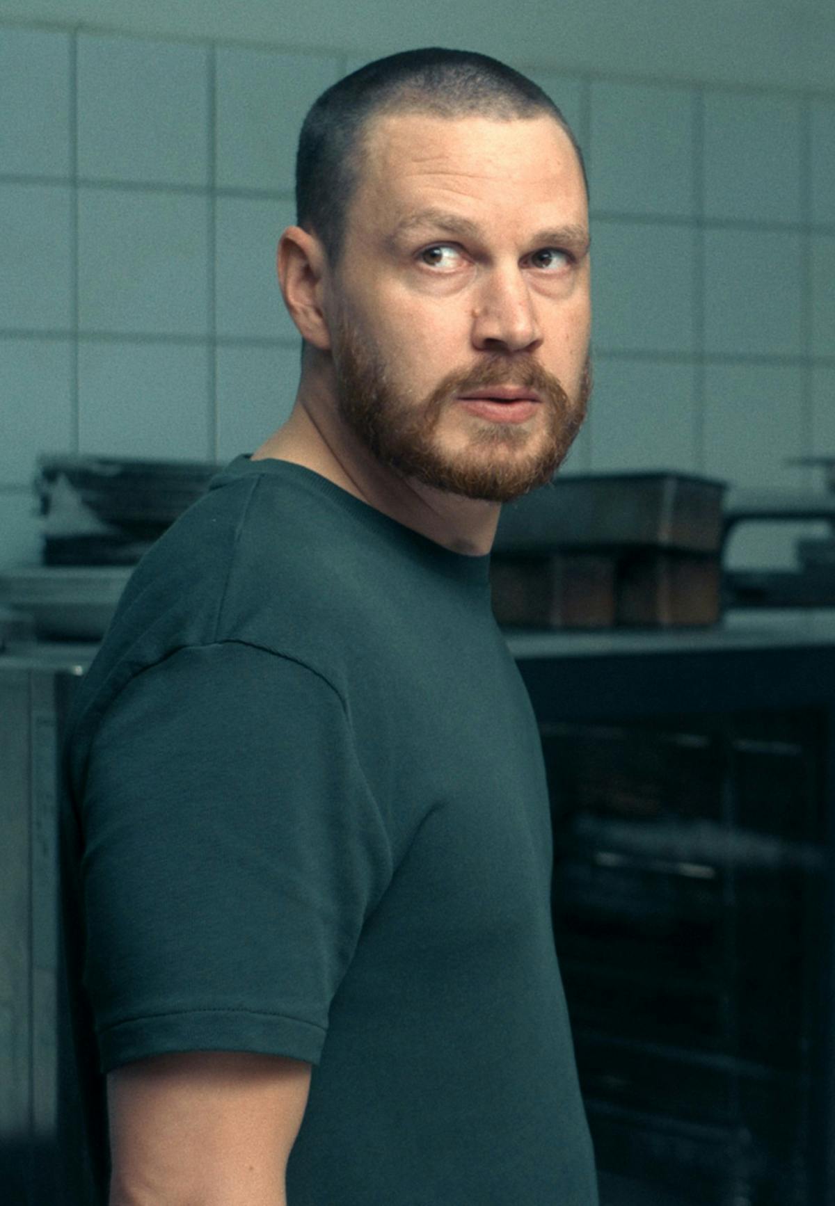 I "Bag enhver mand" spiller Jesper Zuschlag en noget anden type, end han er i virkeligheden. 