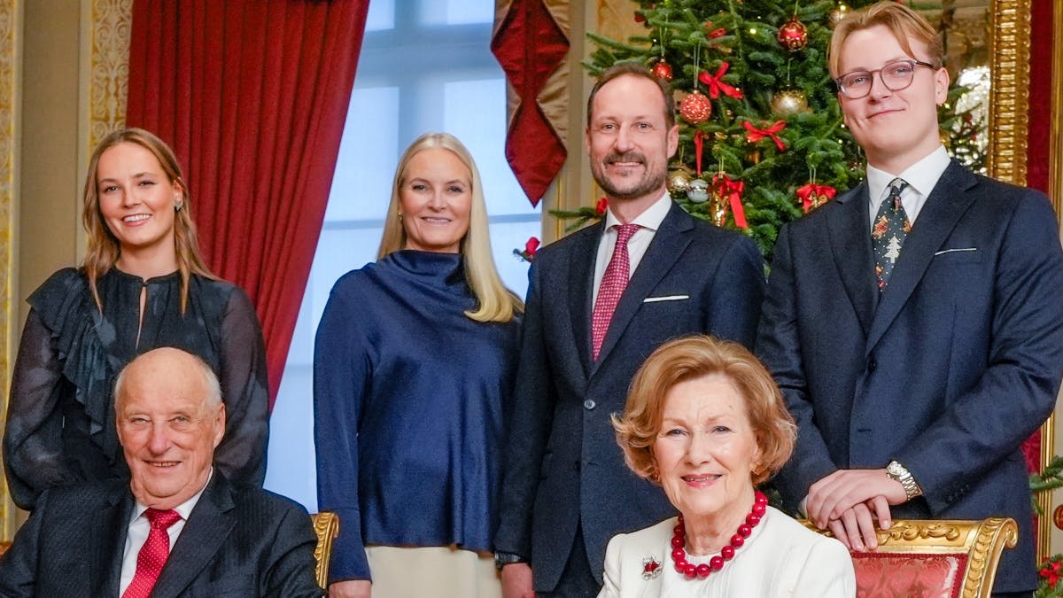 Prins Sverre Magnus gemte på en sjov detalje på familiens julefoto