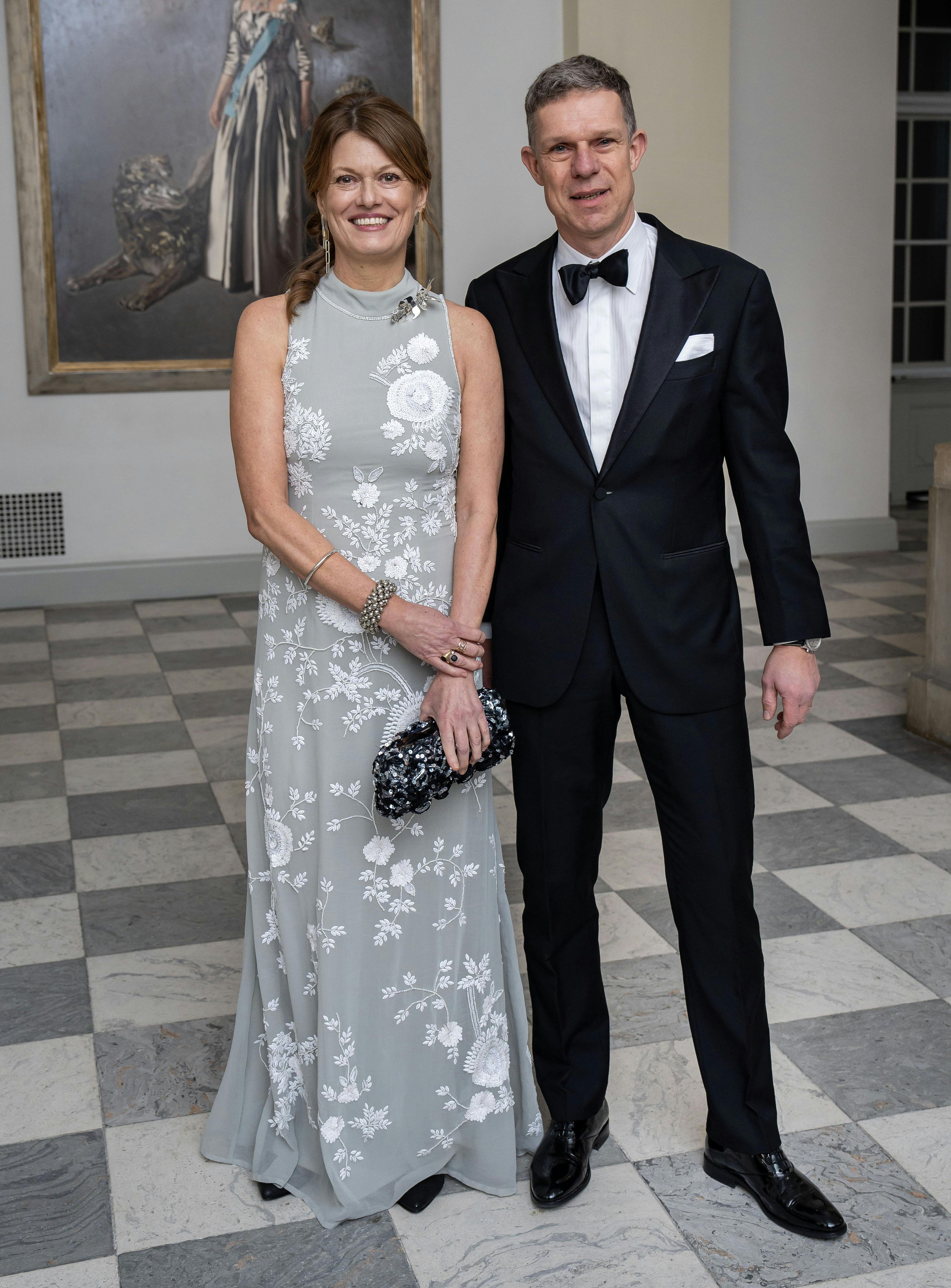 Morten Roland Hansen med hustruen Charlotte Søeborg Ohlsen til kongeparrets kunstnerbal i februar.