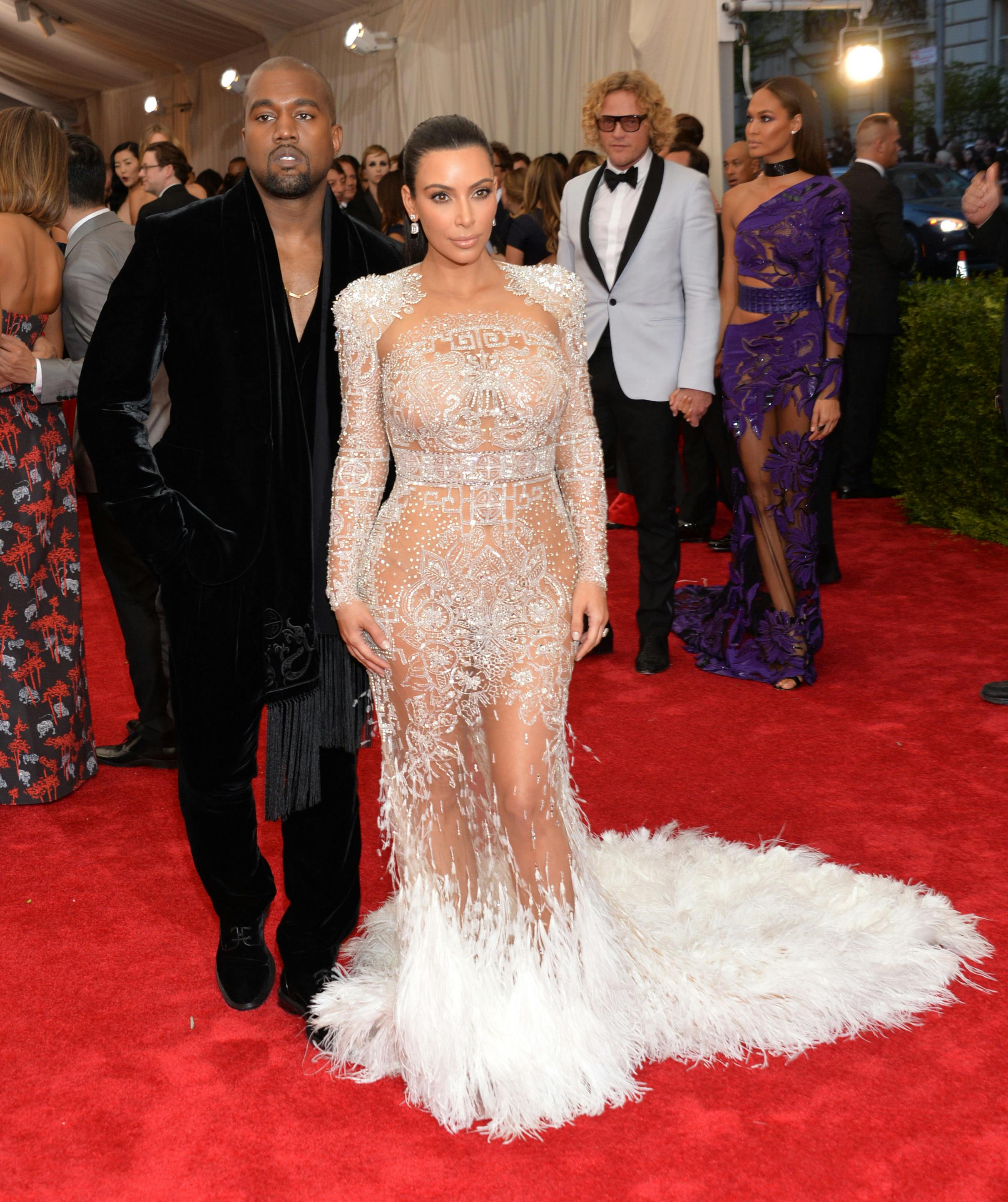 Kanye West og Kim Kardashian til Met Gala den 4. maj 2015 på The Metropolitan Museum of Art i New York.