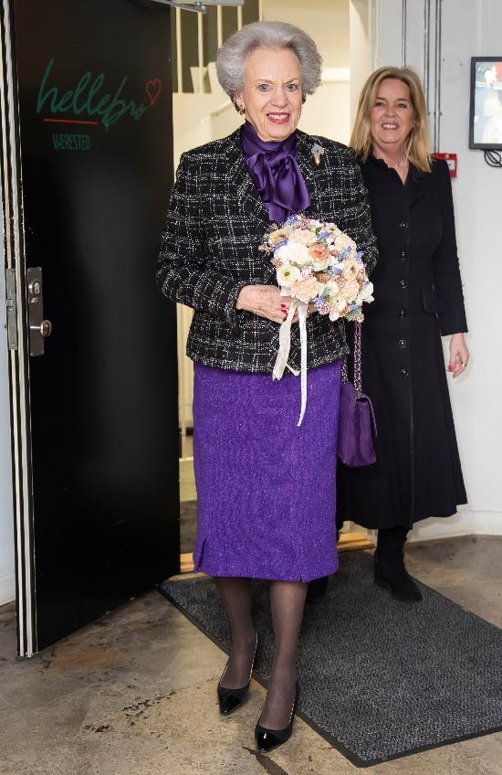 Prinsesse Benedikte gjorde sin entré med Eva Riedel