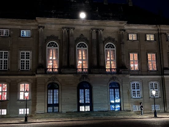 Juleaften på Amalienborg er i fuld gang