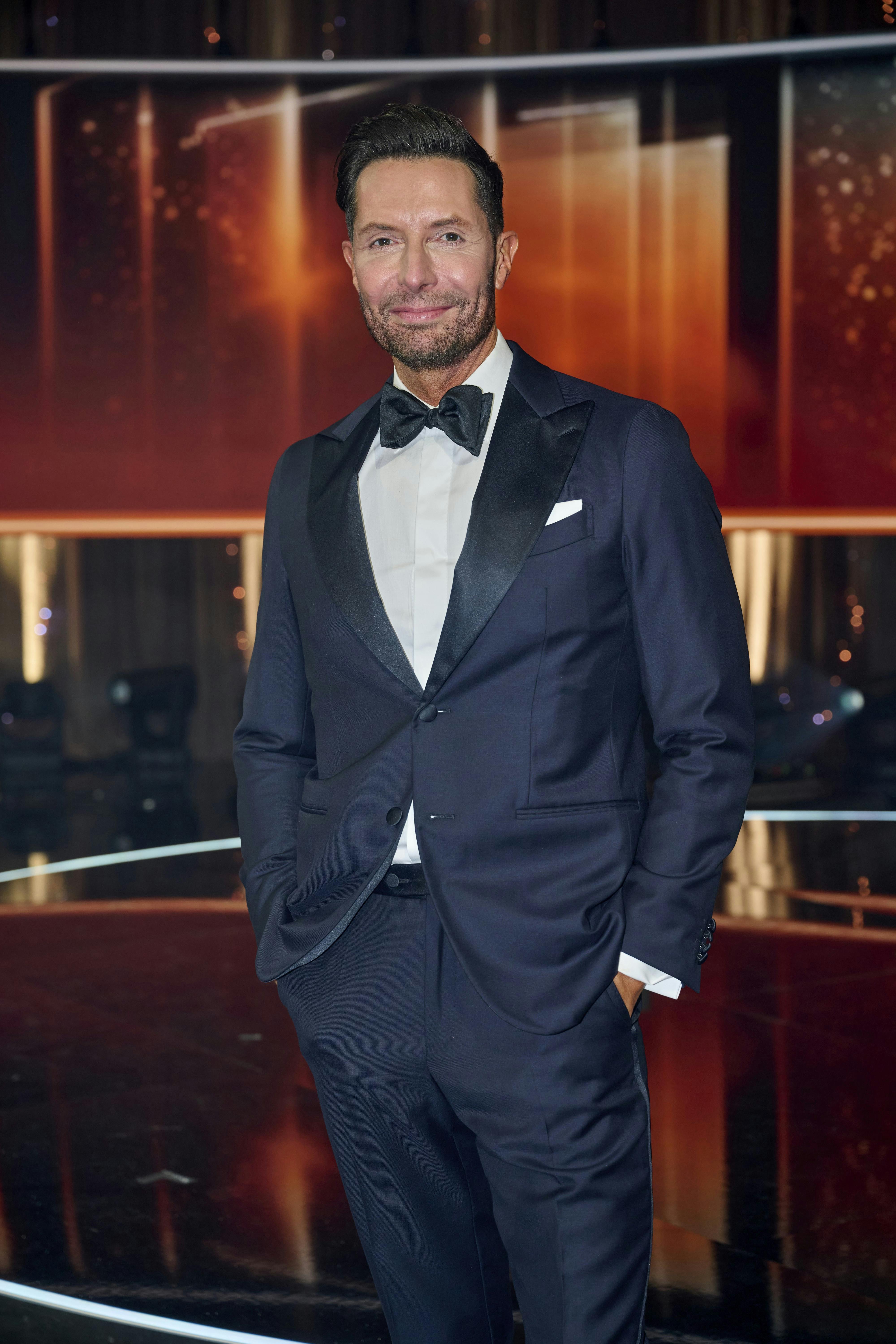 Kåre Quist stillede op til et billede, da han var vært på DR-showet "Året der gik 2025". 