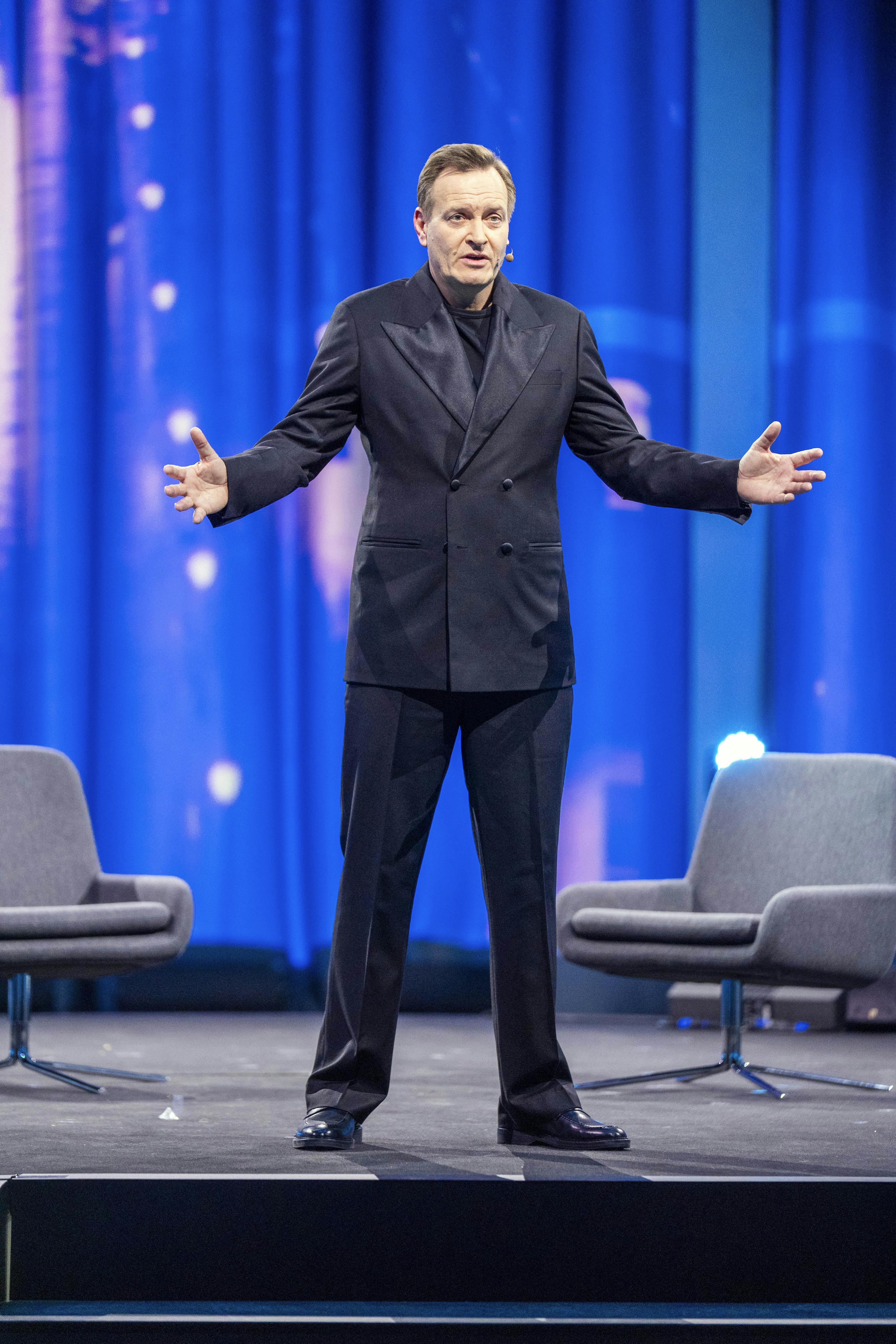 Rasmus Tantholdt fik i december sin værtsdebut på TV 2-showet "De største øjeblikke".