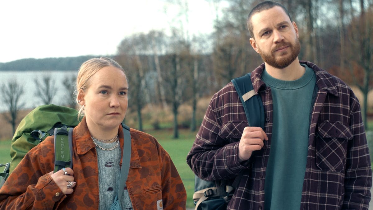 Jessica Dinnage og Jesper Zuschlag i "Bag enhver mand". 