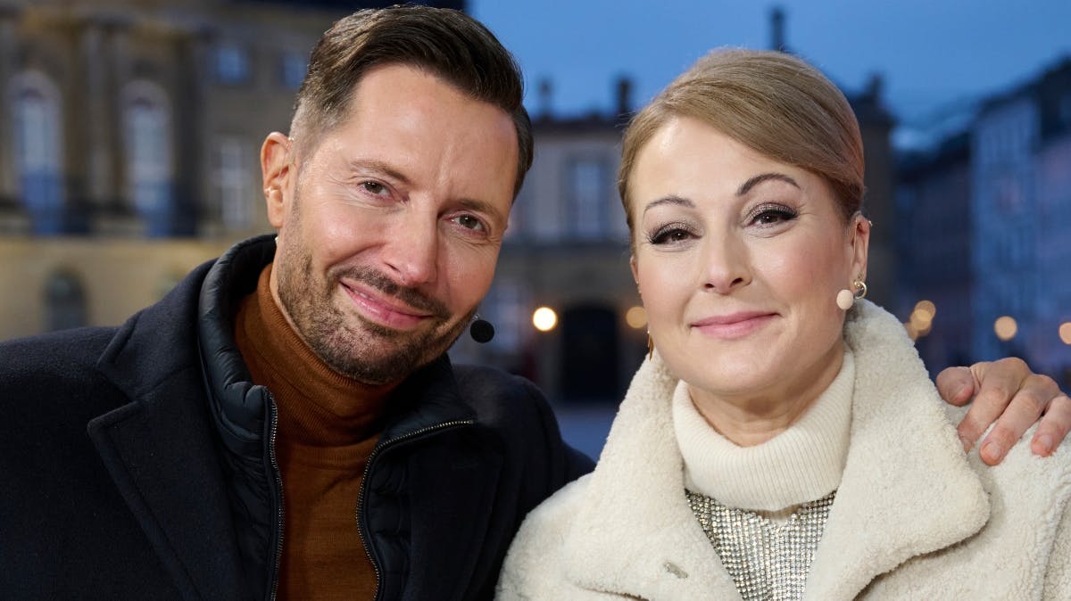 Kåre Quist og Stéphanie Surrugue er på job på Amalienborg Slotsplads