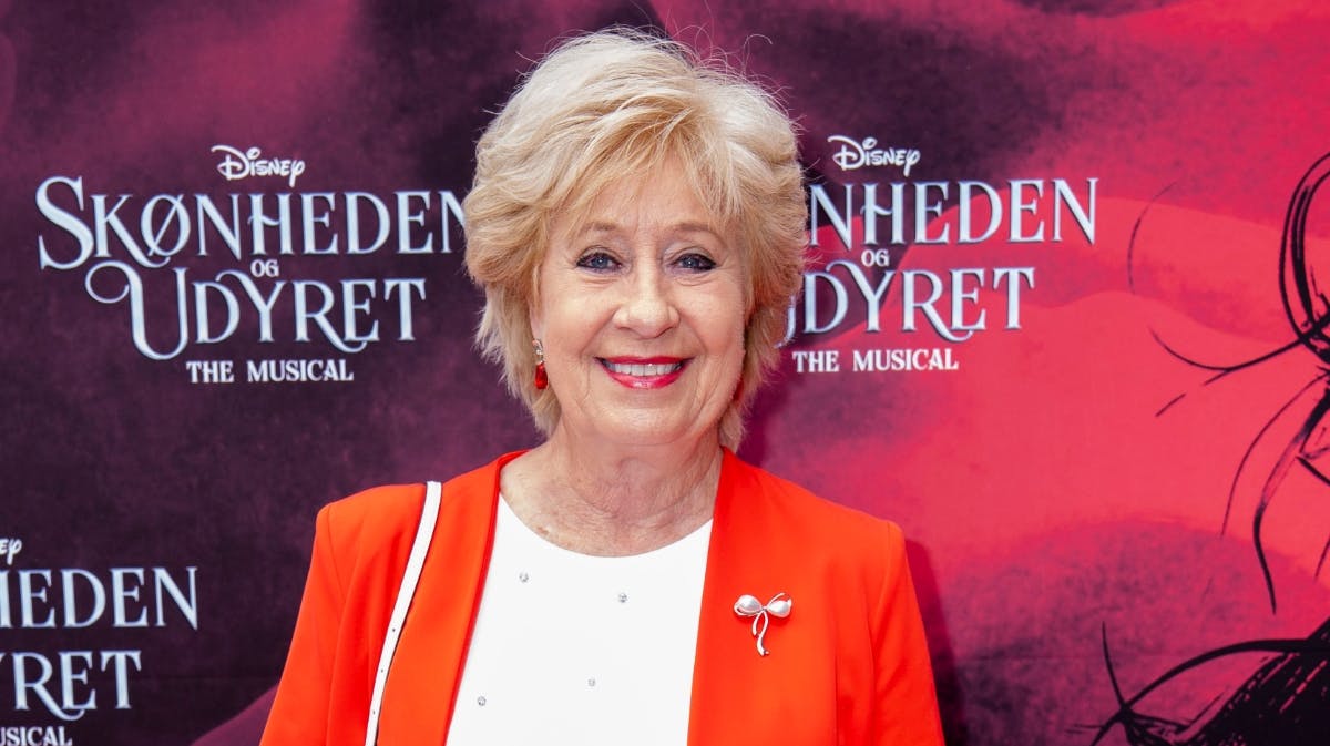 Birthe Kjær strålede i et smukt nytårslook til Sanne Salomonsens fødselsdag.