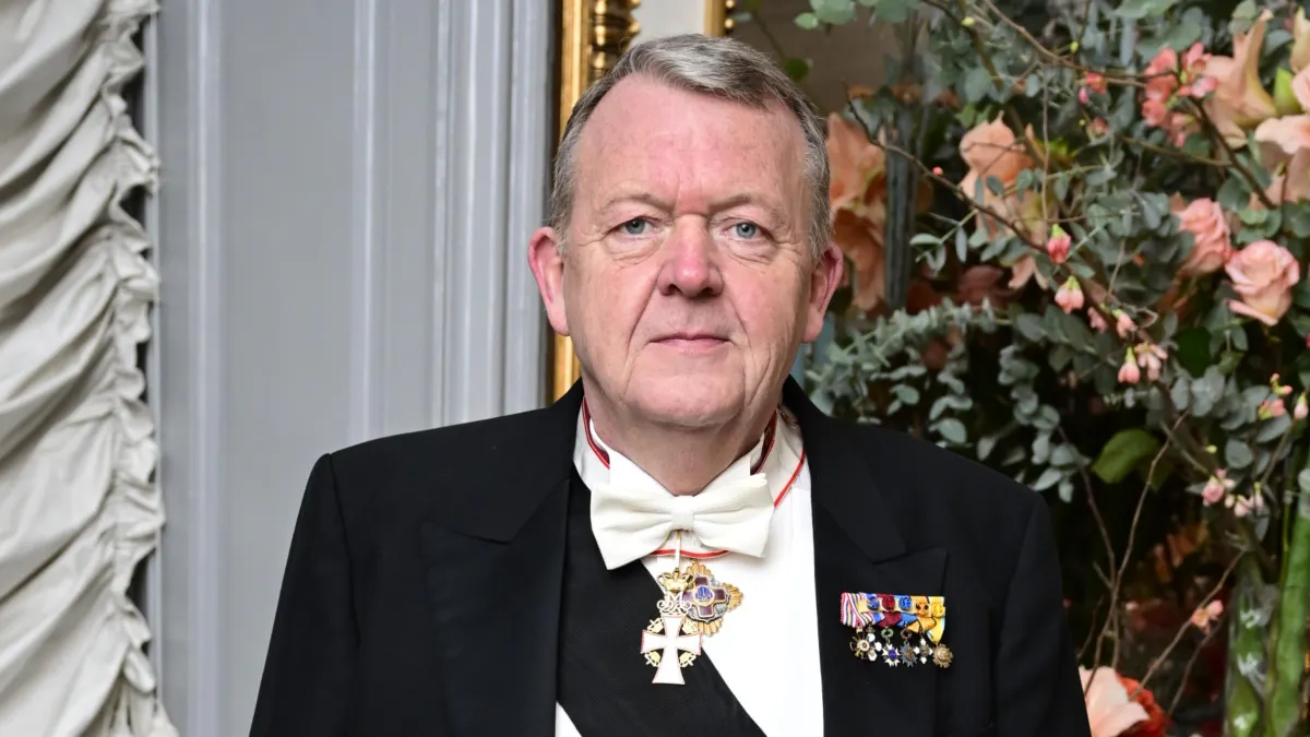 Lars Løkke Rasmussen kom i 30 år gammelt kjolesæt: En god investering ...