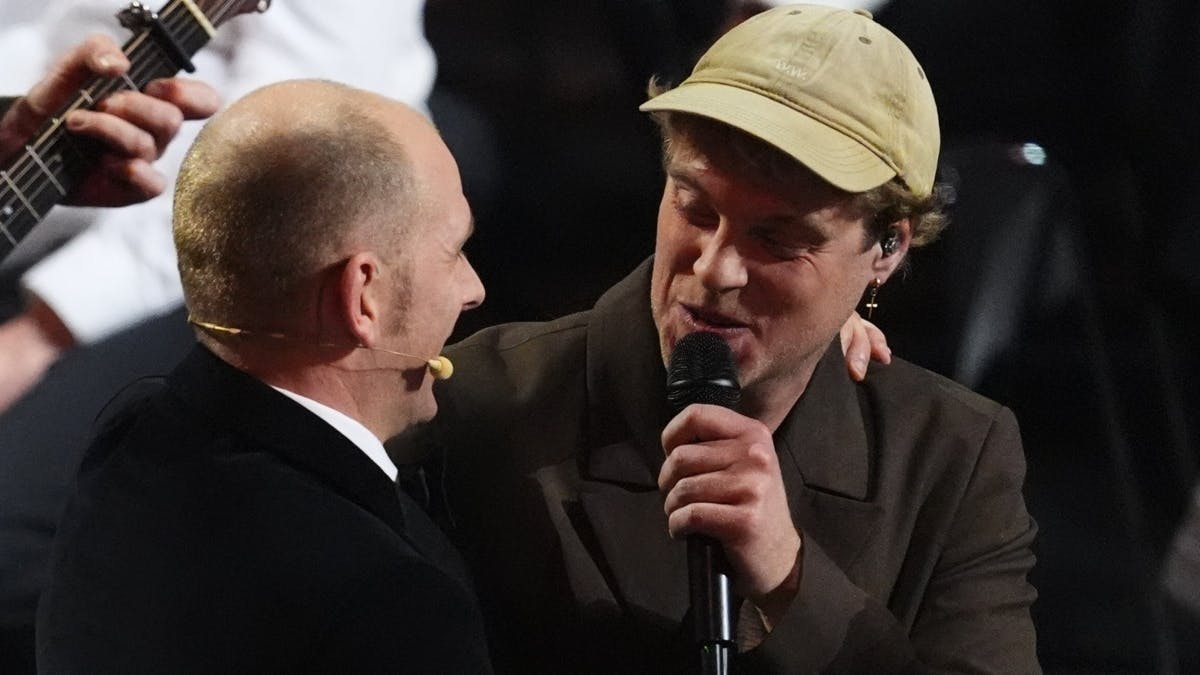 Derfor var det Hjalmer, der sang for Michael Mørkøv