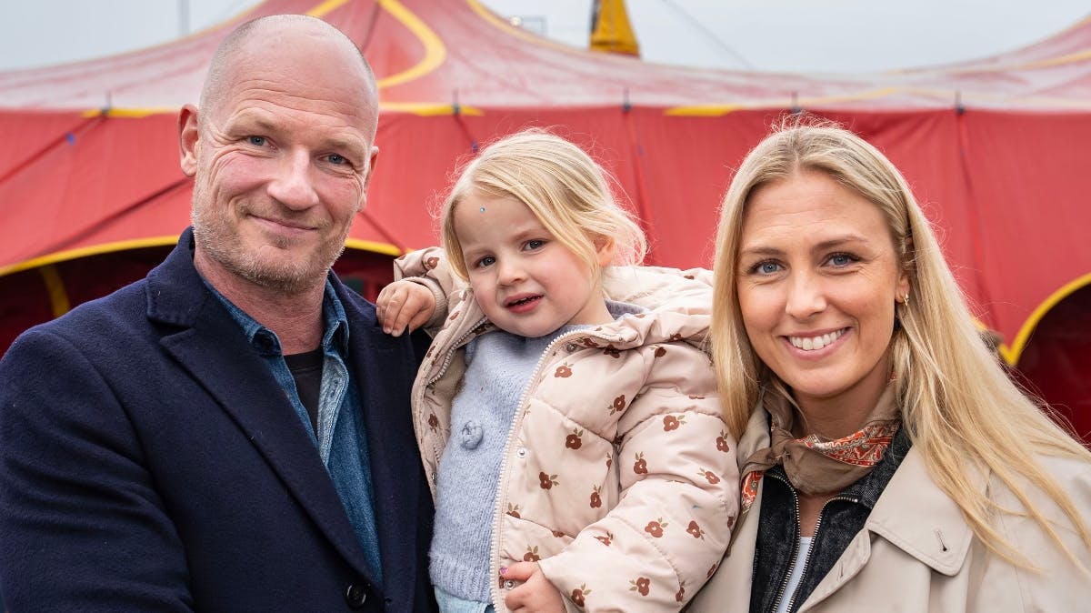 Lasse Sjørslev og Josefine Høgh med datteren Molly.