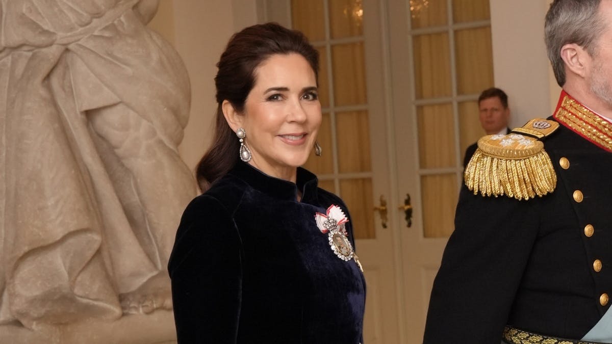 Dronning Mary ankommer til nytårskur på Christiansborg Slot.&nbsp;
