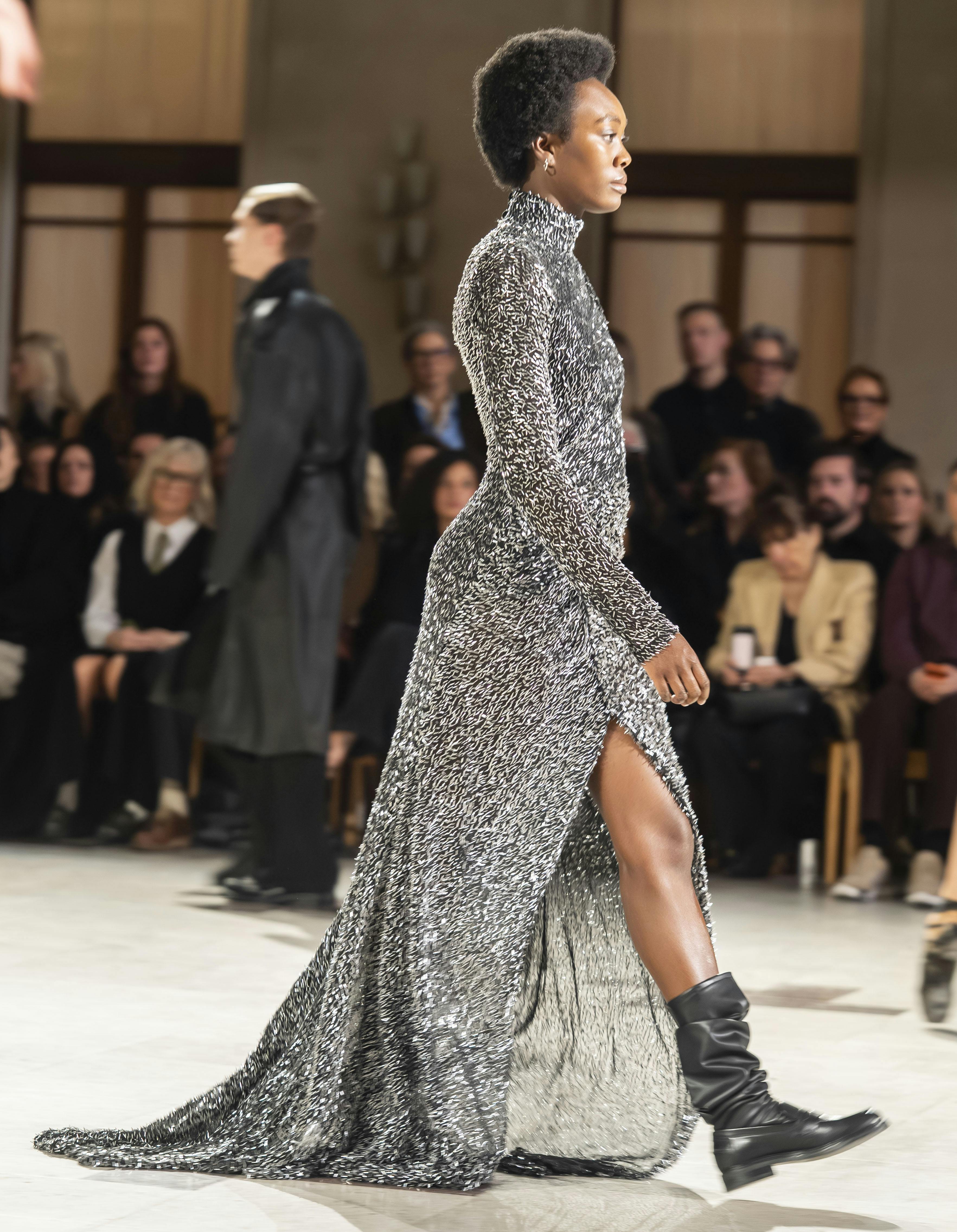 OPGAVE: Søren Le Schmidts store vintershowSTED: Frederiksberg RådhusDATO: 20251209JOURNALIST: Jan Kôrner, Nikolaj Bonde og Karina Didriksen