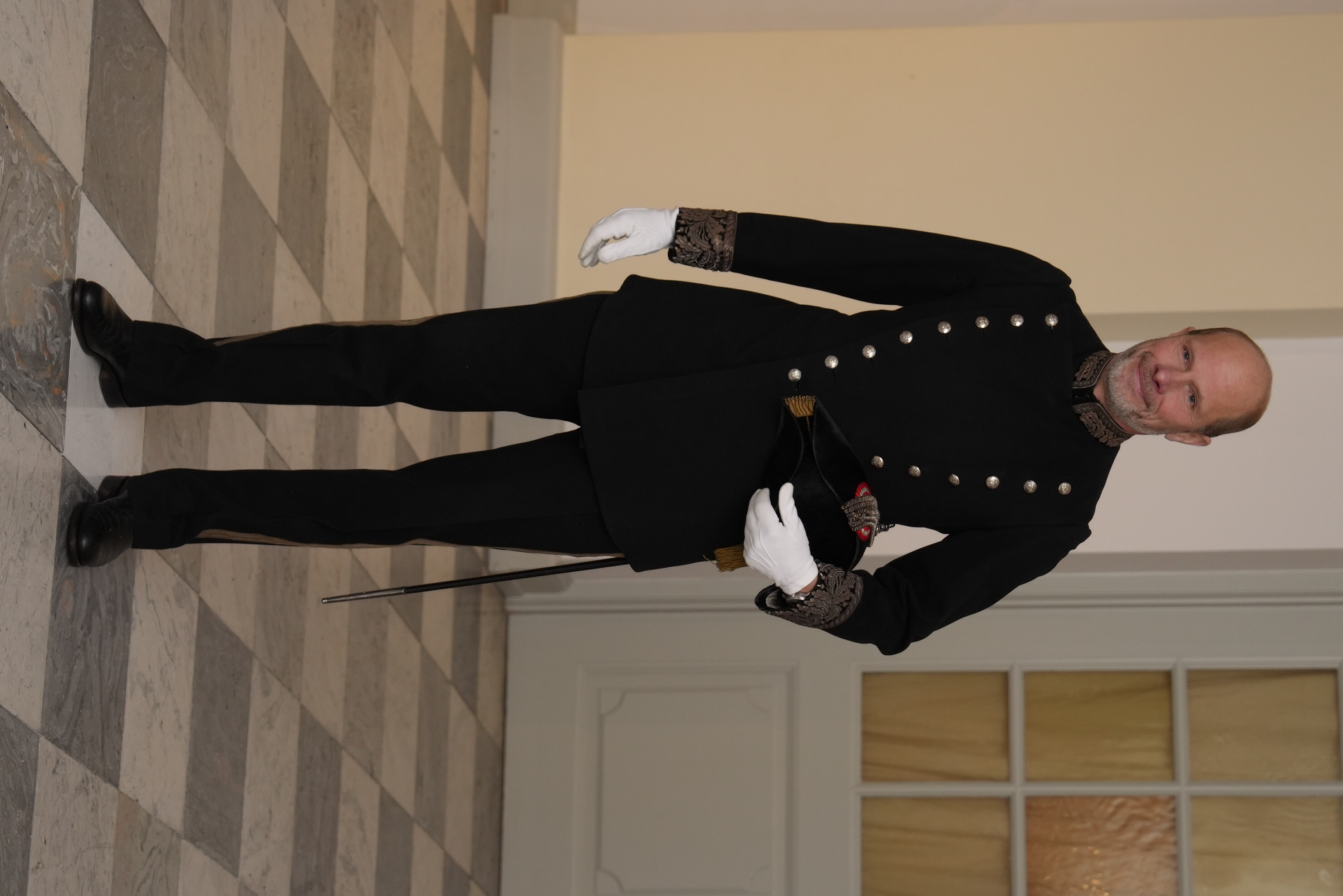 Король и королева Дании устроили новогодний приём для офицеров во дворце https://imgix.billedbladet.dk/2026-01-06/_HAN1278.jpg?auto=format,compress&fit=fill&crop=faces,entropy&ar=474:550&fill=blur&w=1080