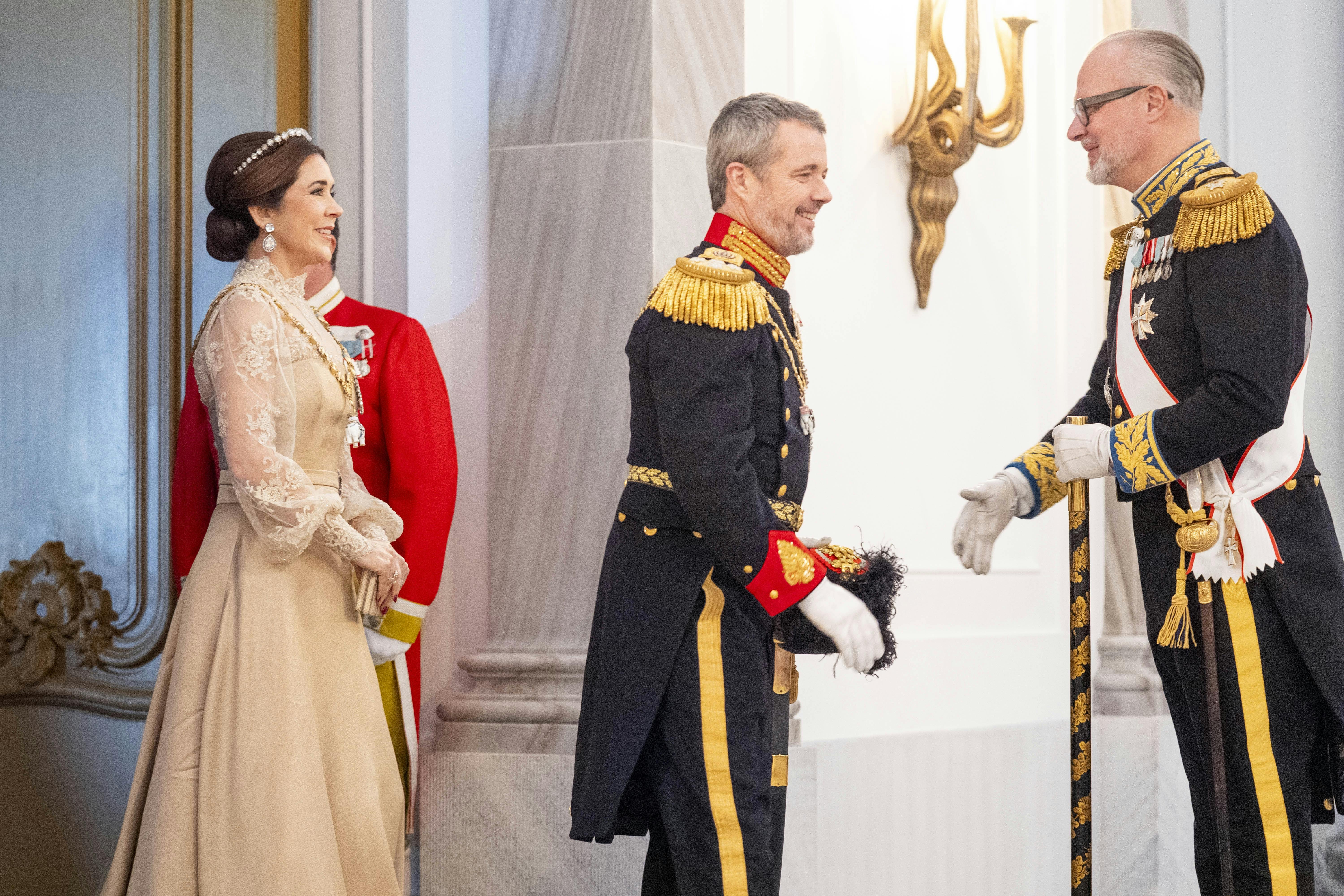 Kongeparret afholder nytårskur og -taffel for regeringen, Folketingets formand, repræsentanter for det officielle Danmark og Hoffet. Christian VII's Palæ, AmalienborgDronning Mary 