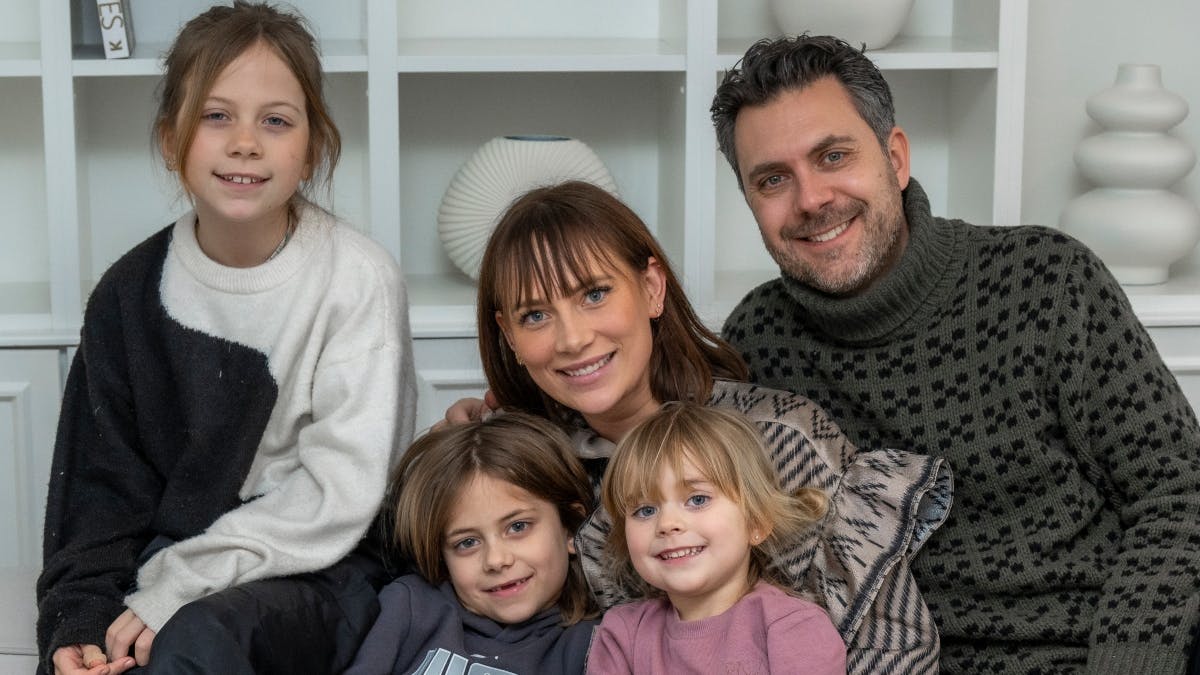 Lisbeth og Christian med børnene Filippa, Theodor og Ayasofia. 