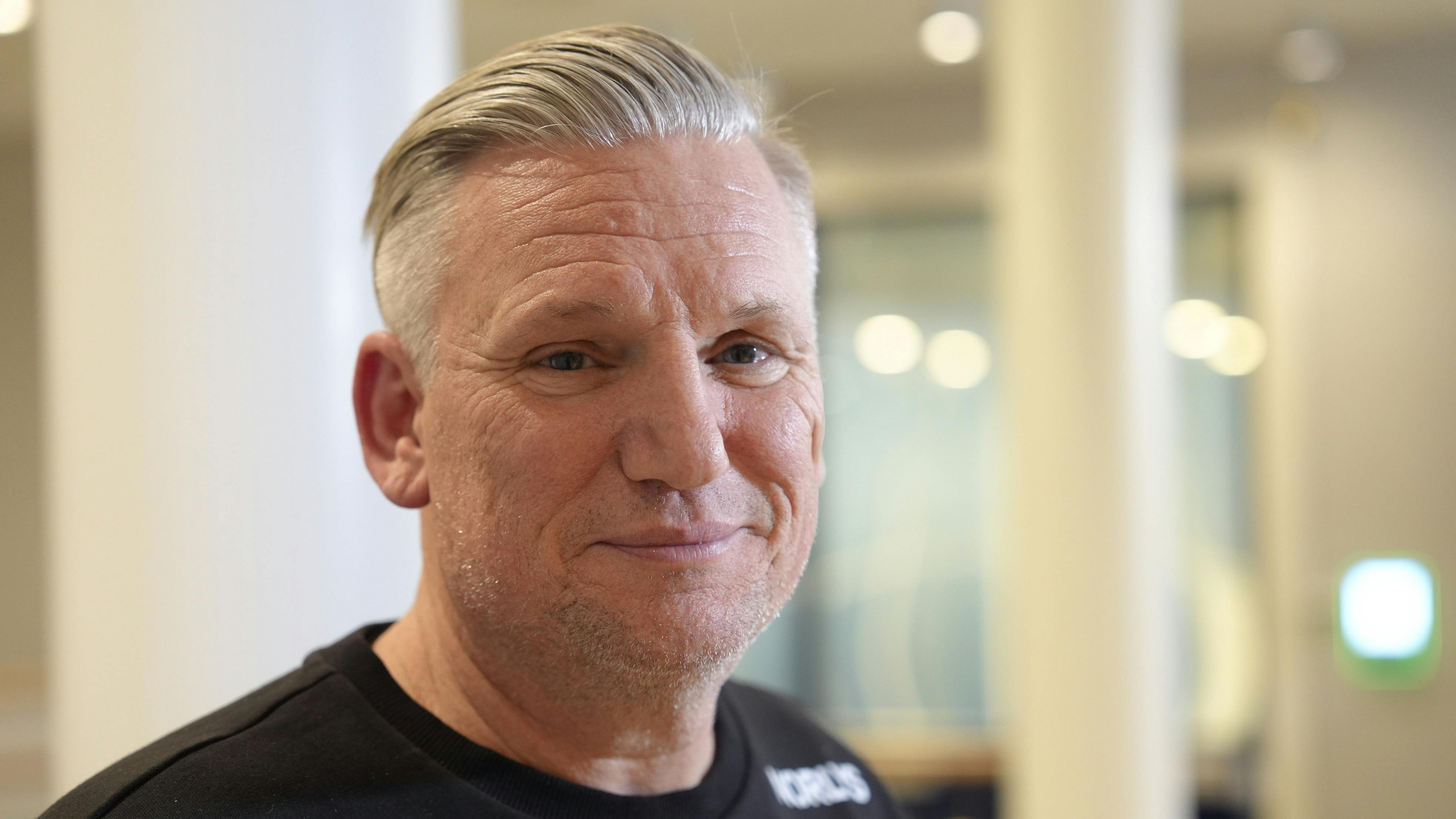 Nikolaj Jacobsen og resten af landsholdet er rendt ind i transportproblemer. 