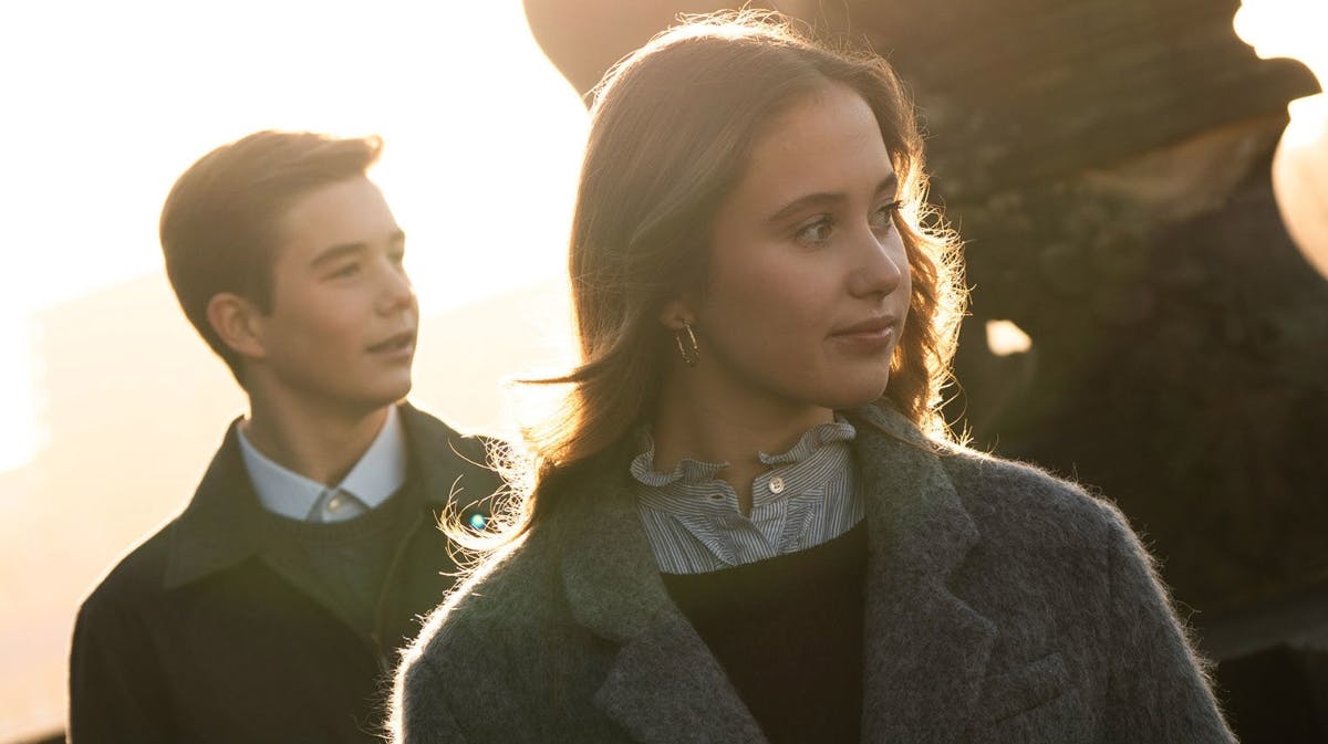 Prins Vincent og prinsesse Josephine på taget af Frederik VIII's Palæ. Billedet er offentliggjort i forbindelse med deres 15-års fødselsdag. 