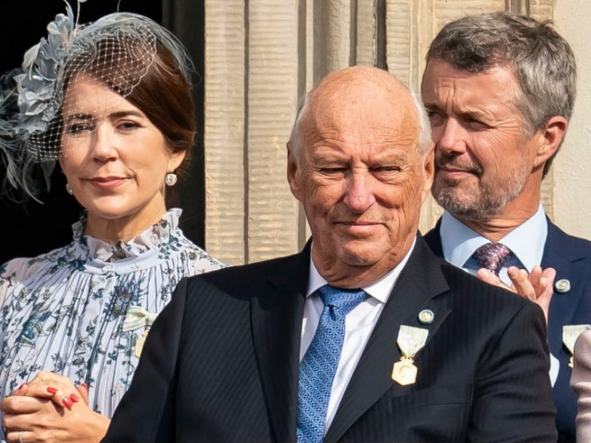 Kong Harald forhindret: Mand truede med at sprænge kongeslot i luften | BILLED-BLADET