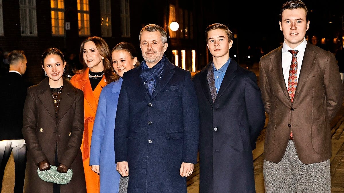 Kongefamilien overraskede efter gudstjenesten i Vor Frue Kirke